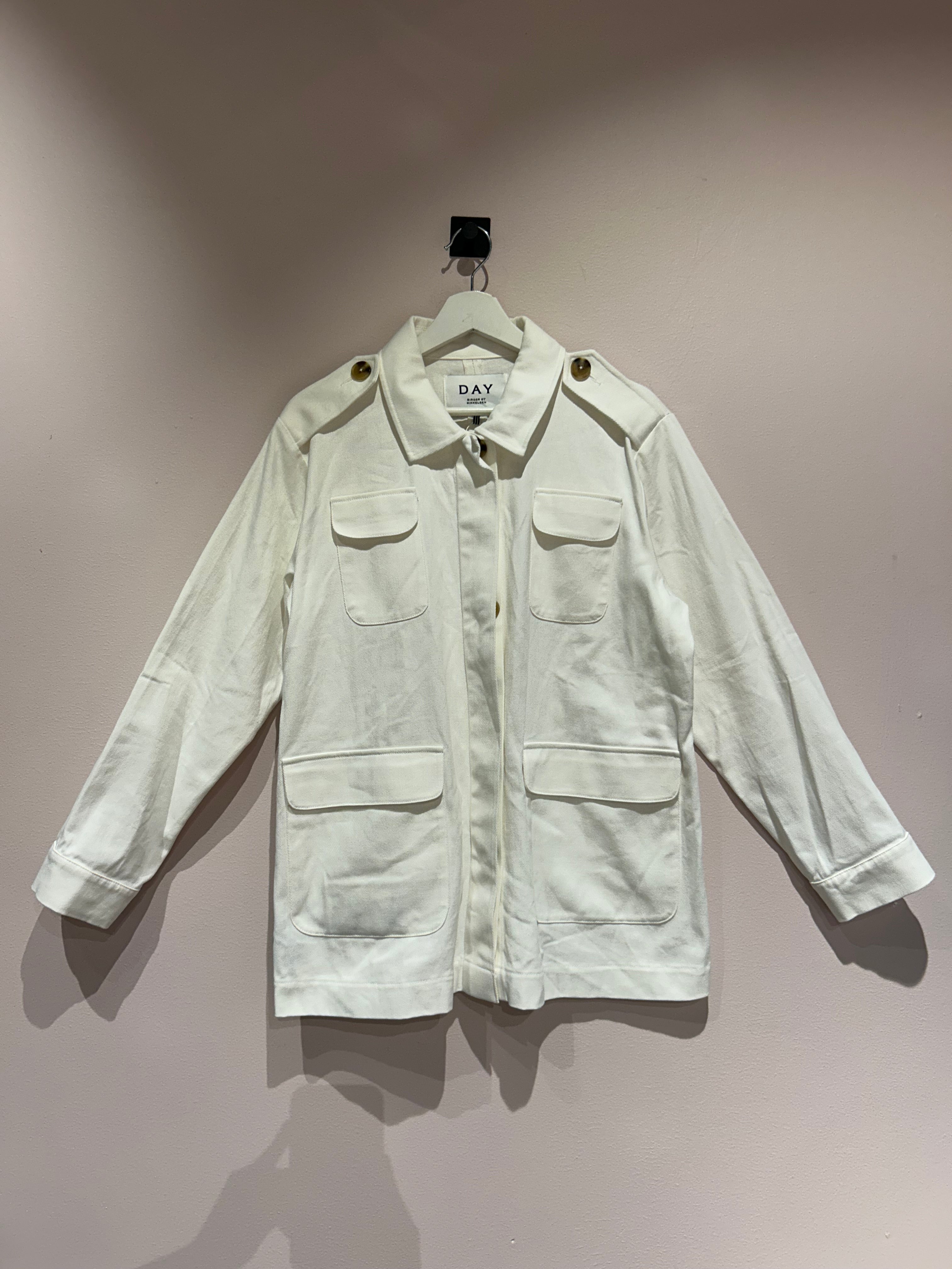 DAY Birger et Mikkelsen Coats & Jackets M