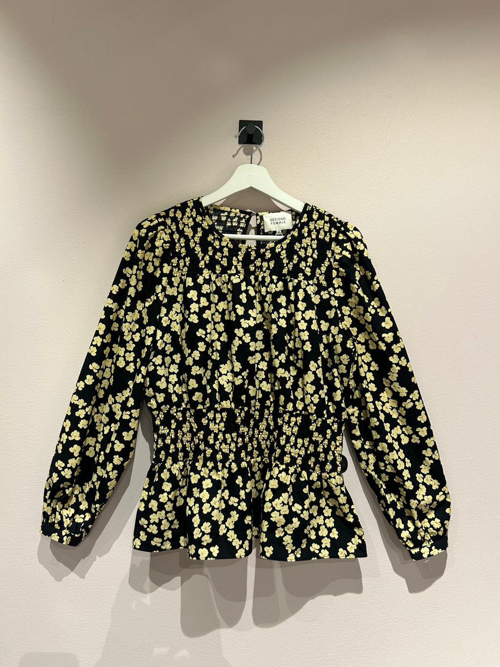 Second Female Blouses M