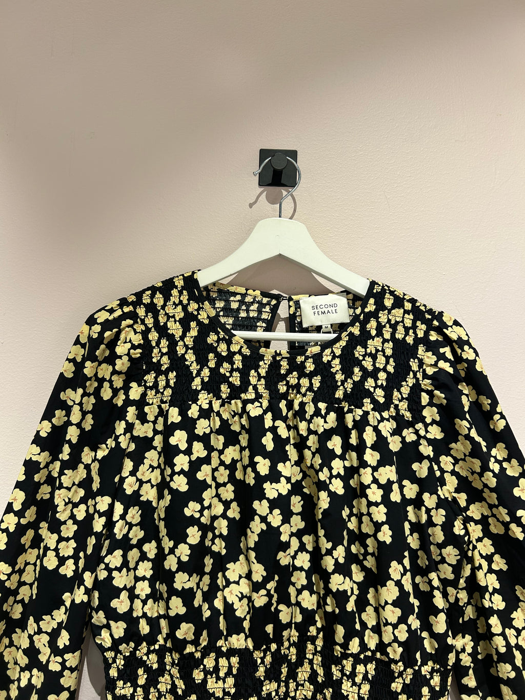 Second Female Blouses M