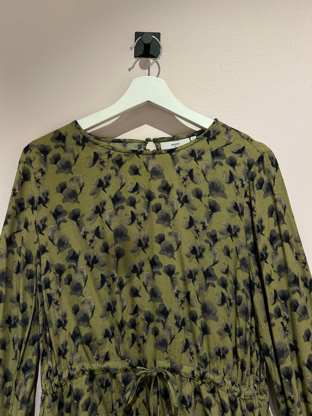 Minimum Blouses S