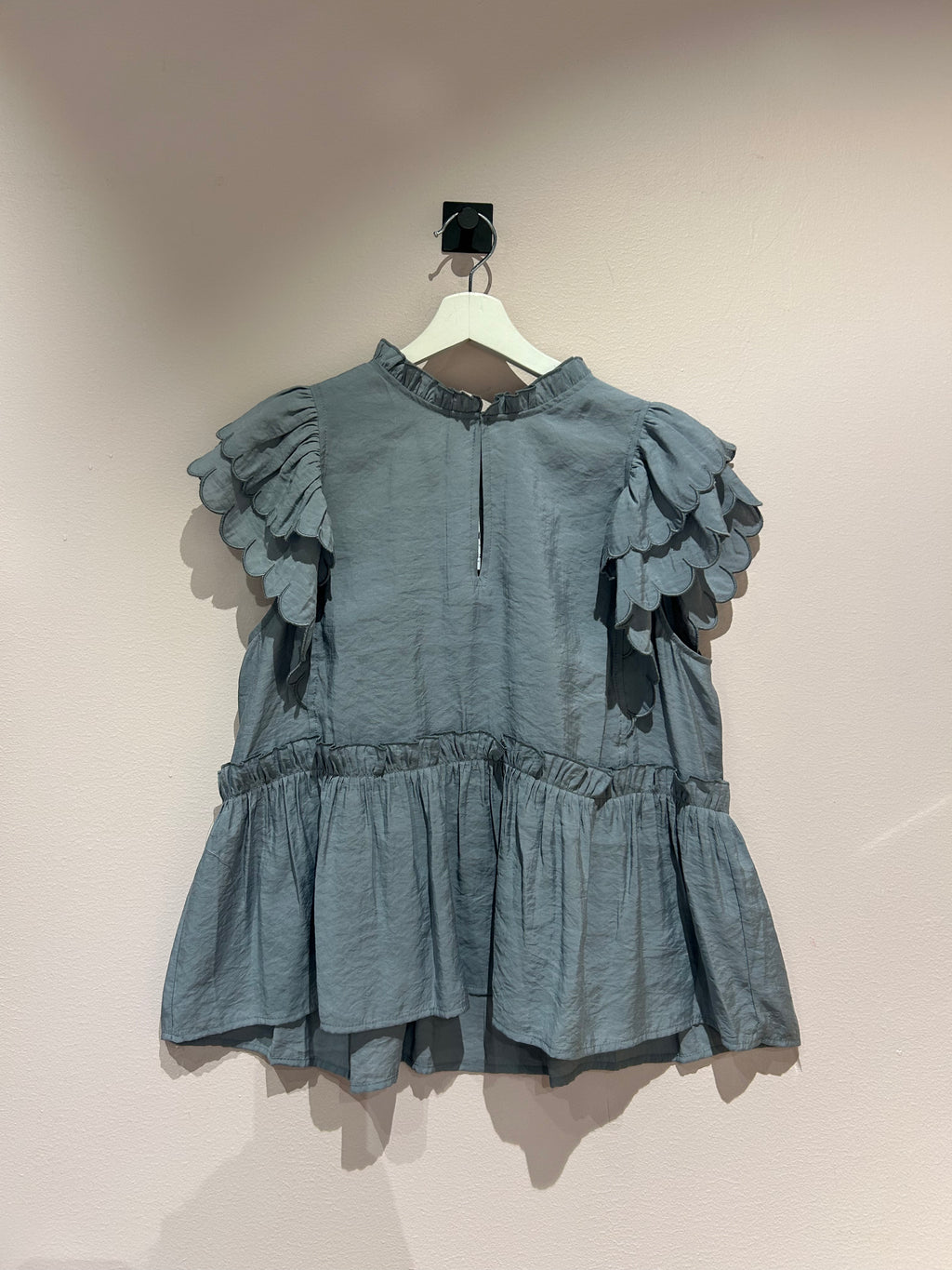 Second Female Clothing Tops S