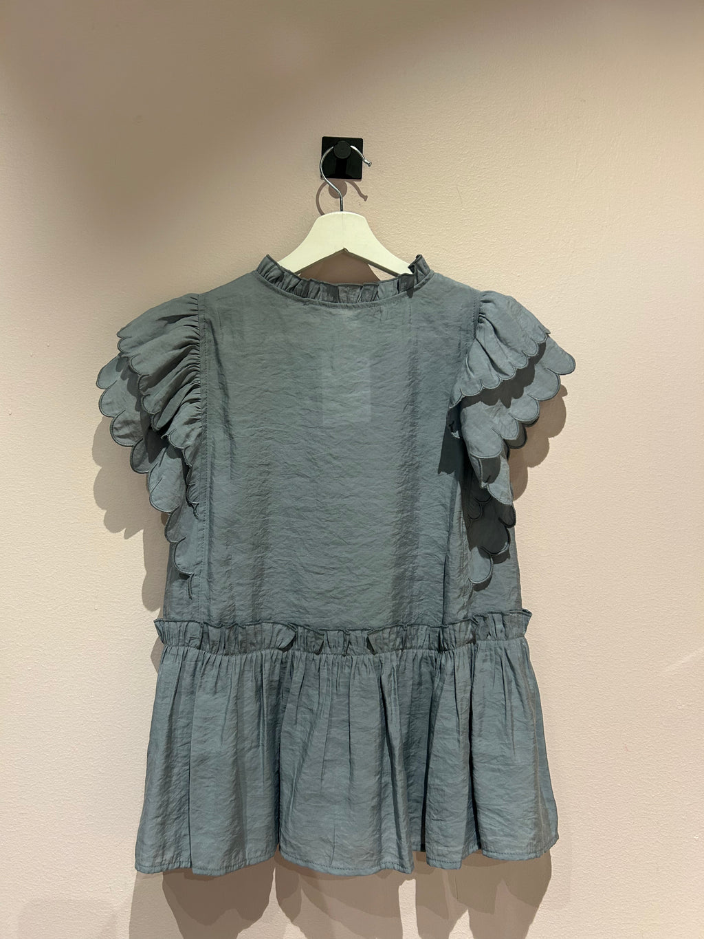 Second Female Clothing Tops S