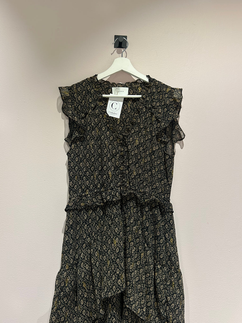 Neo Noir Dresses M