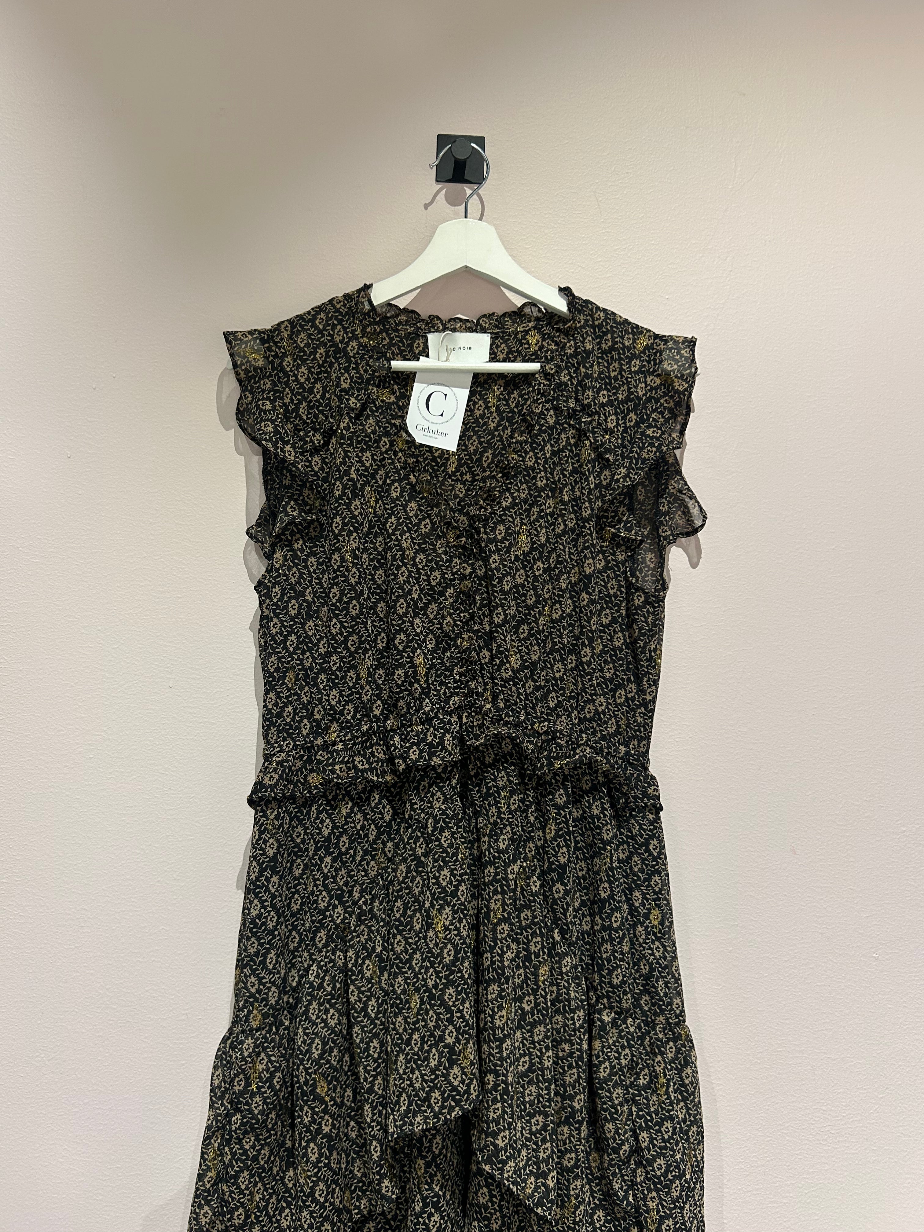 Neo Noir Dresses M