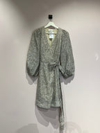 Second Female Dresses M