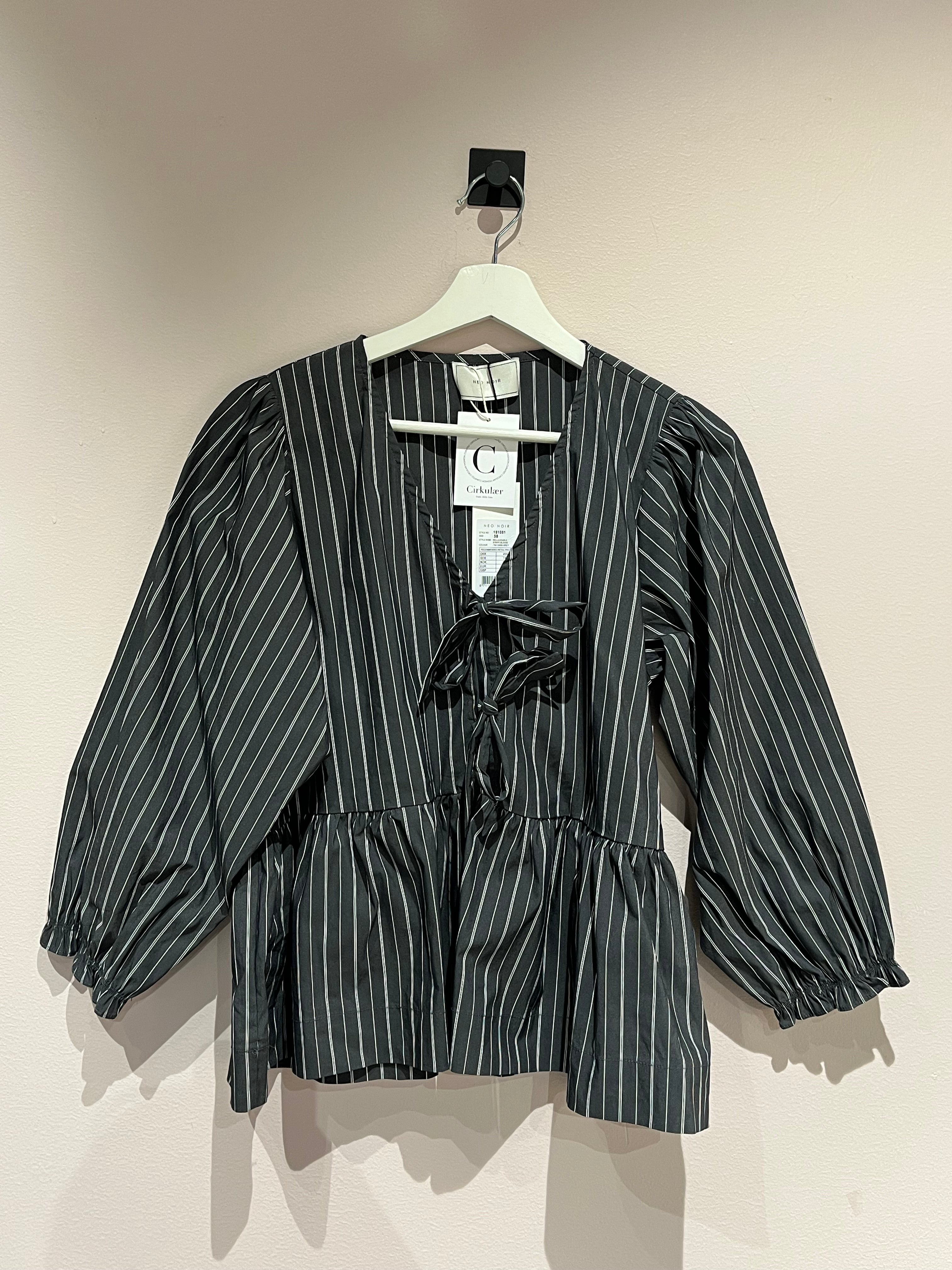 Neo Noir Blouses 38