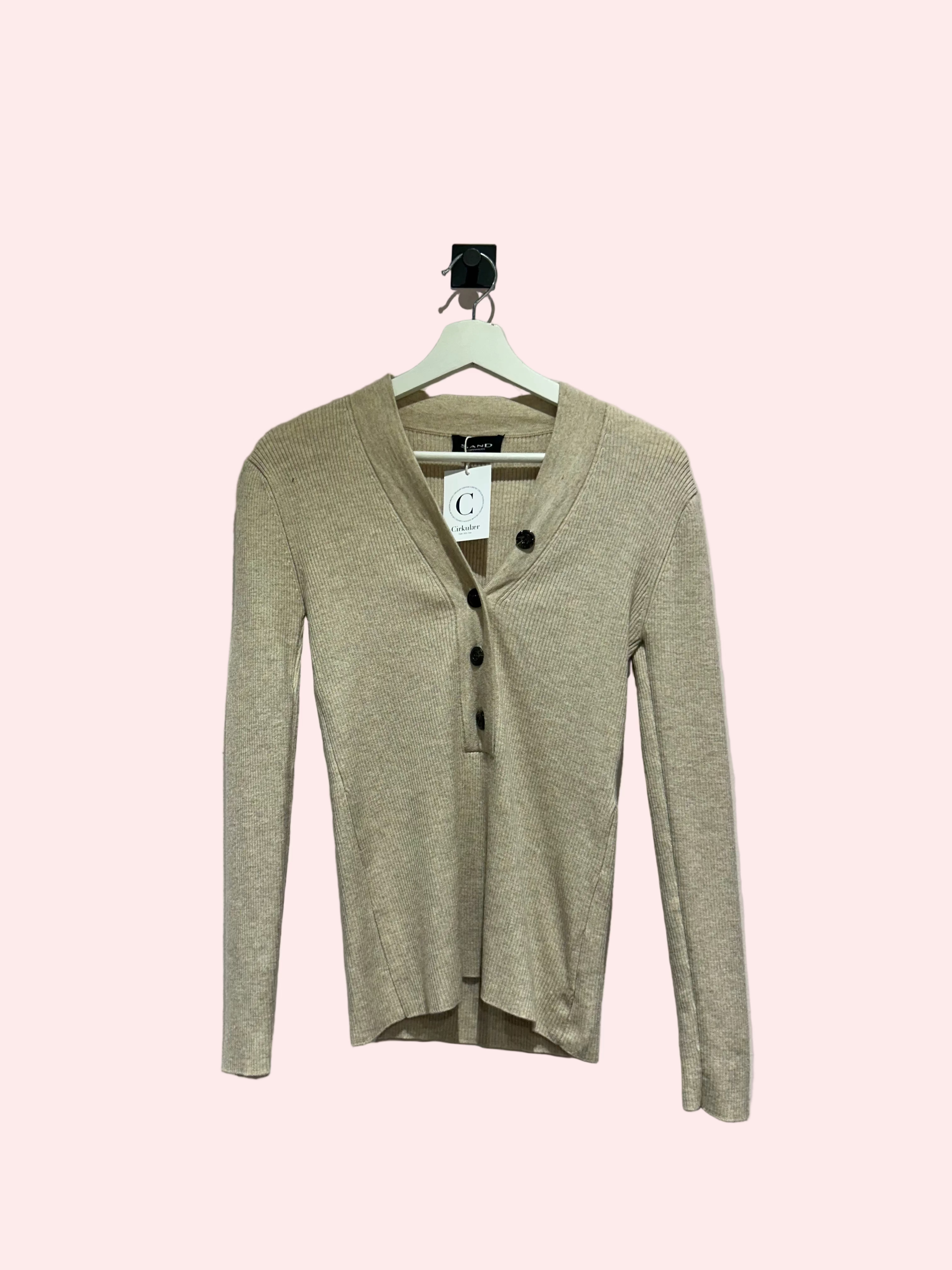 Sand Sweaters M