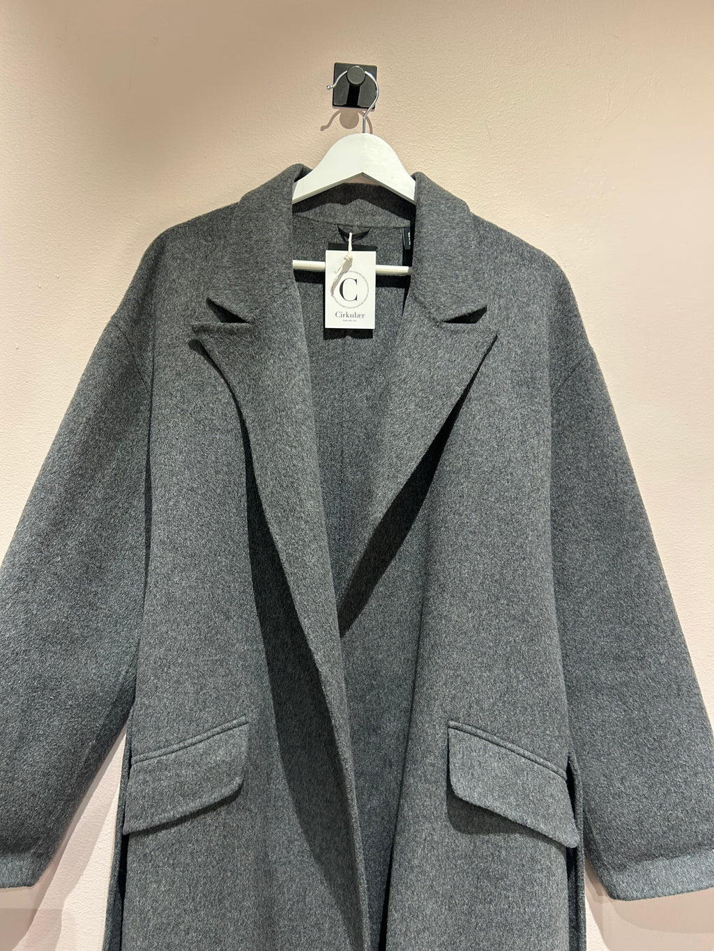 theory Coats & Jackets M