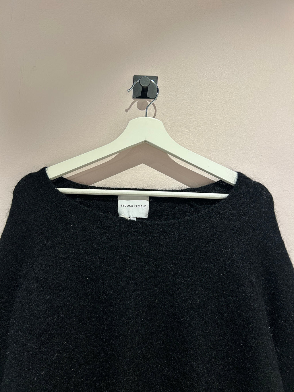 Second Female Sweaters XL