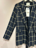 Just female Blazer M
