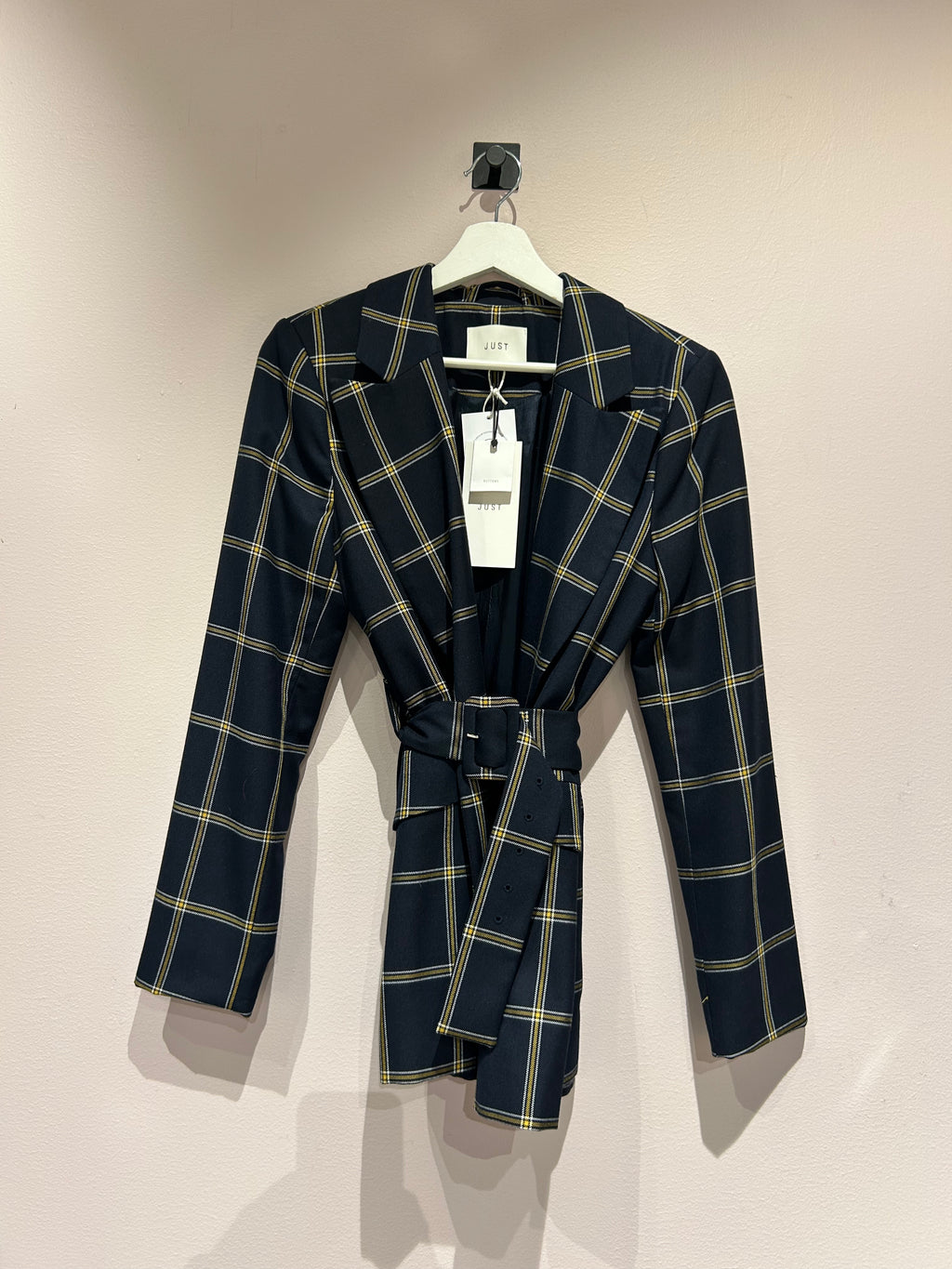Just female Blazer M