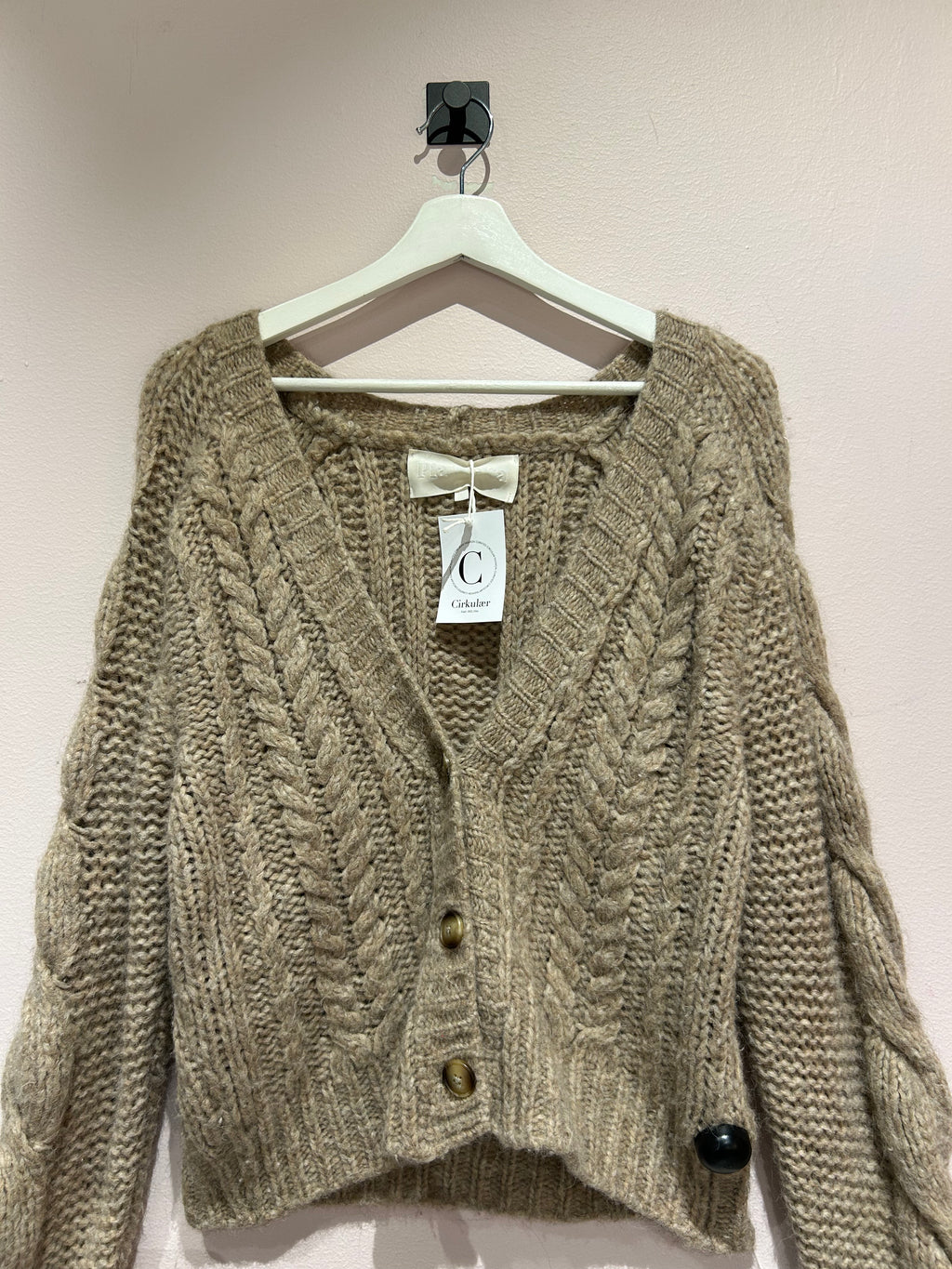 Pia Tjelta Cardigans M