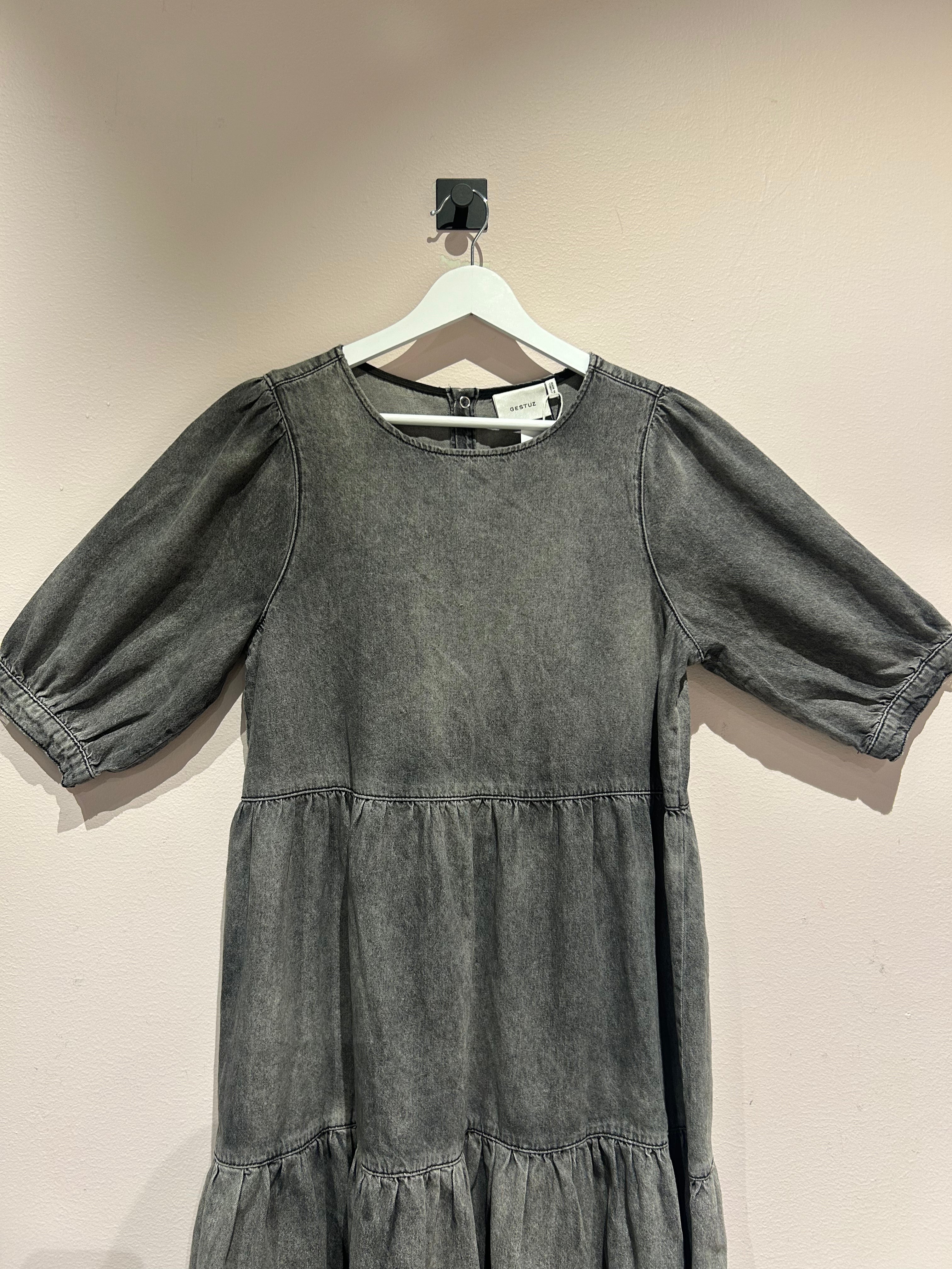 Gestuz Dresses 36