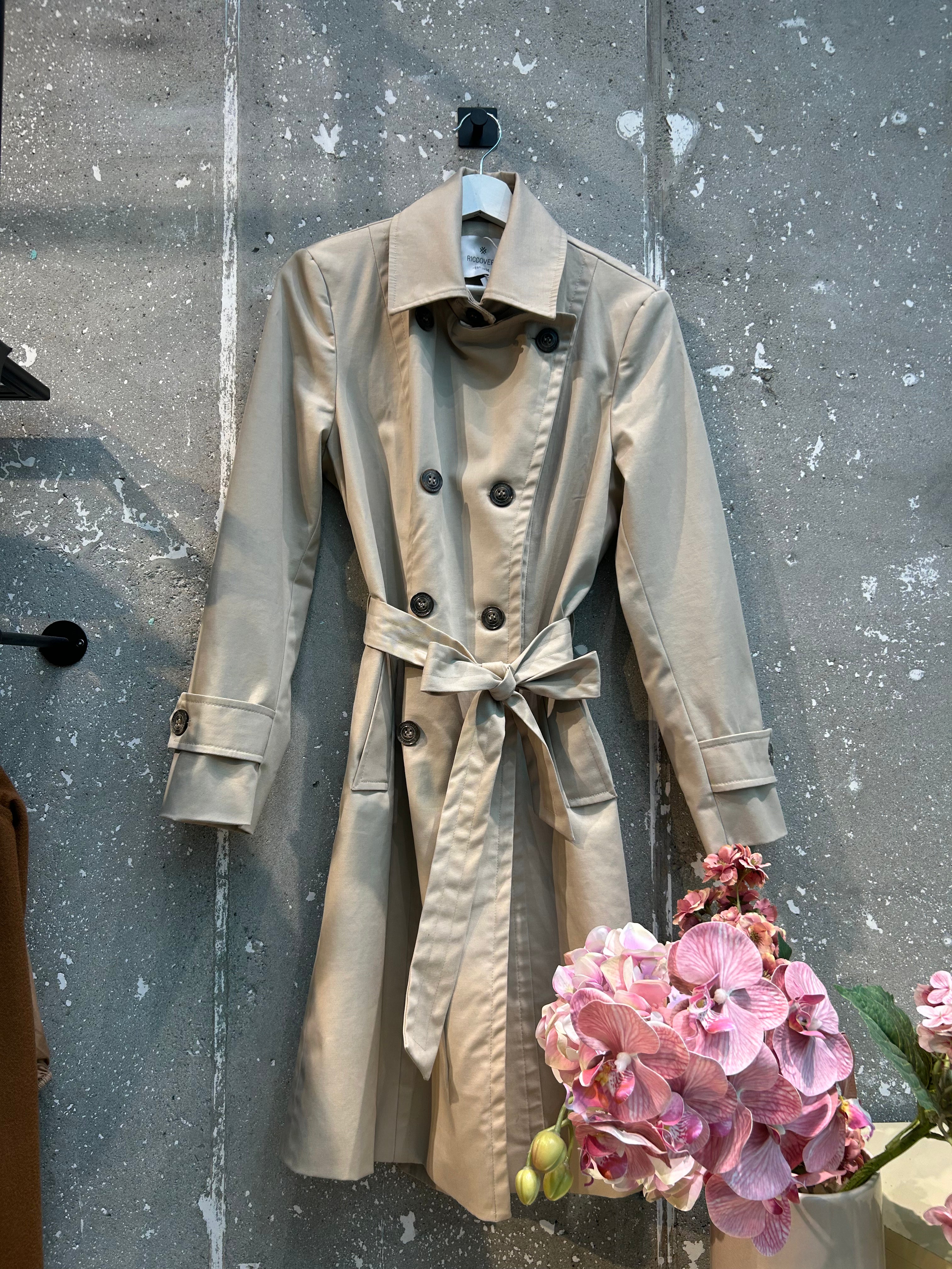 Riccovero Trench Coats 42