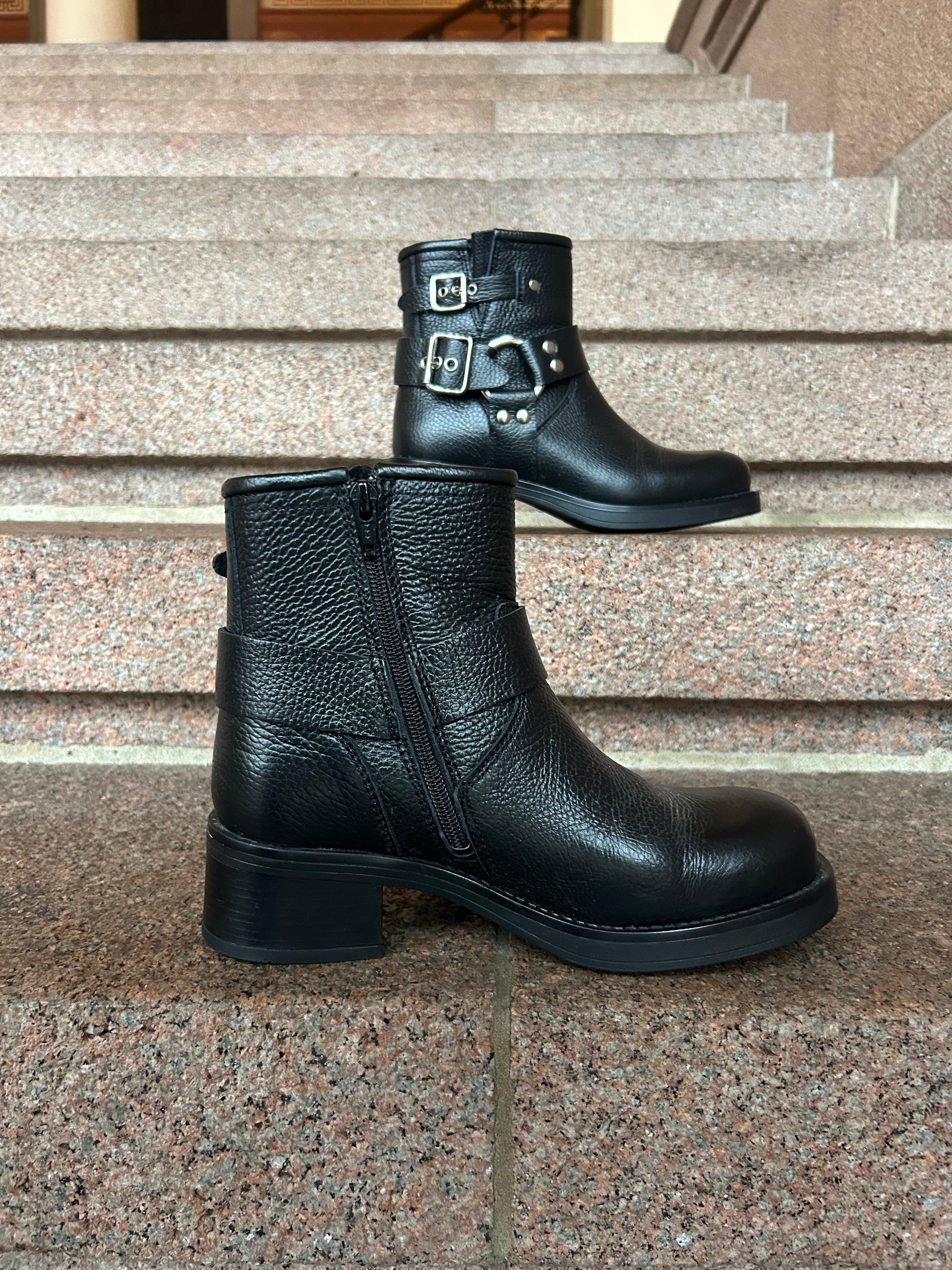 Pavement Boots 37