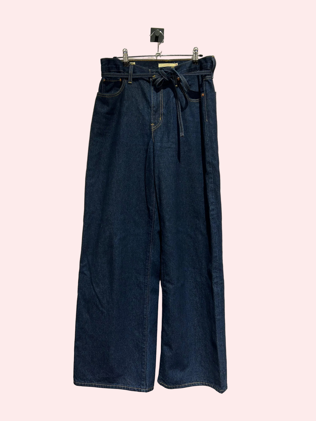 Levis Jeans 28