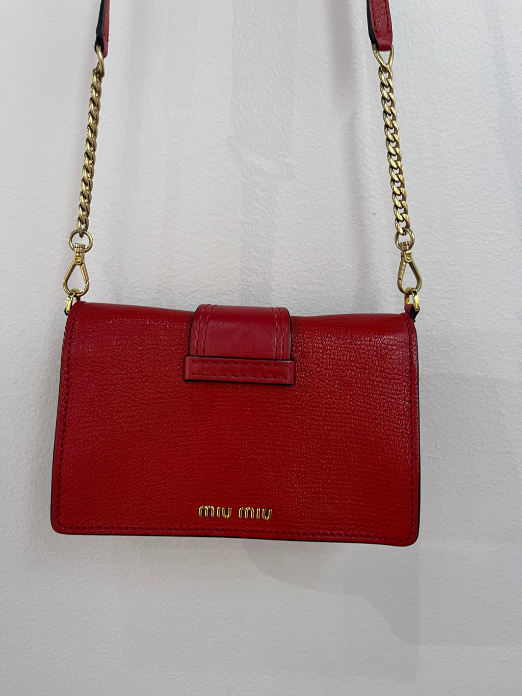 092802 - Miu Miu - Cross Body Bags - Red - Image 3 circular-filename:01_07_2026_ac9c7126-5bed-4893-806a-82bcf4b5e340_captured_image