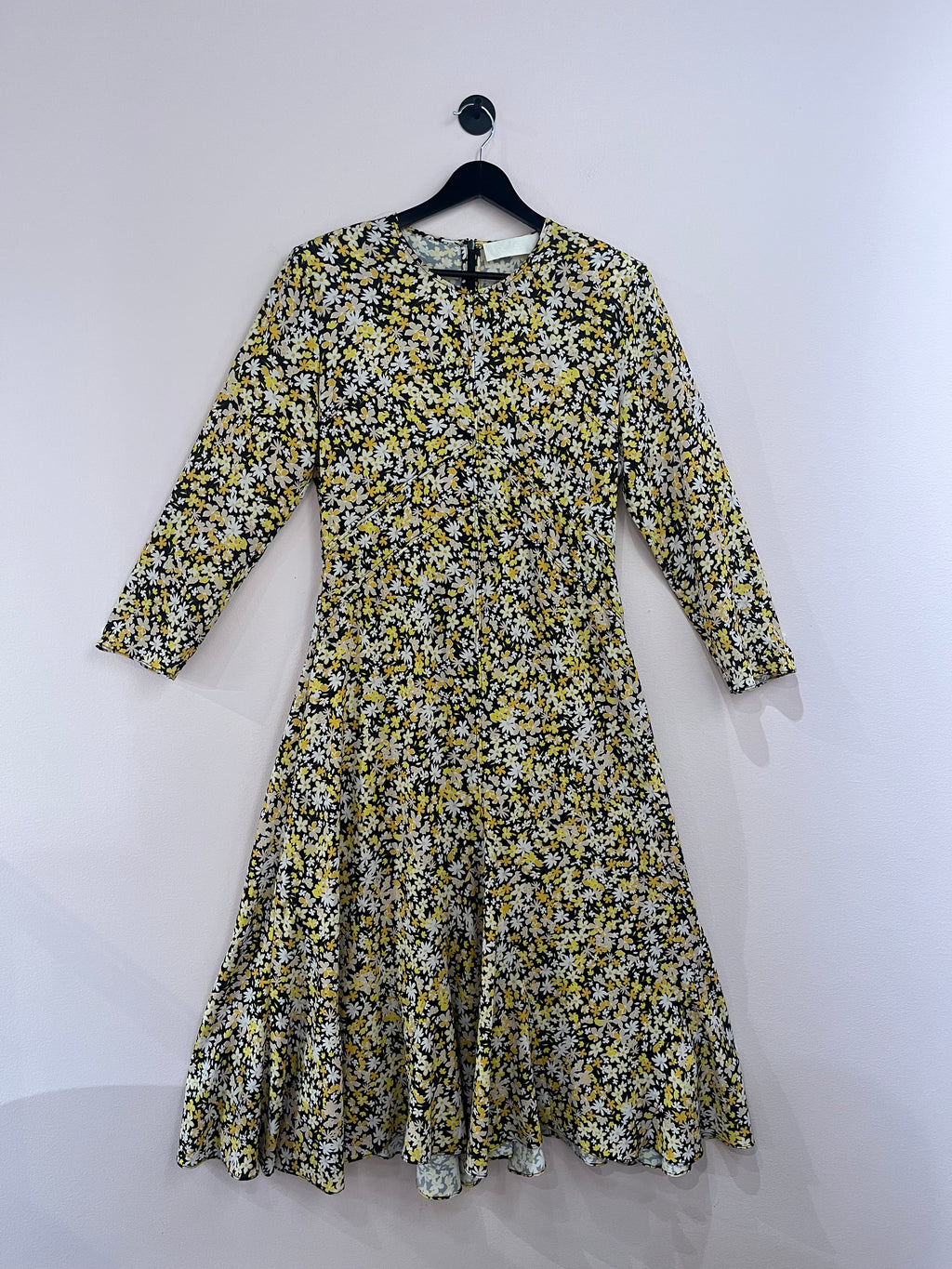 093018 - Fall Winter Spring Summer - Dresses - Yellow - M - Image 3 circular-filename:02_07_2026_a1993dcd-fa8b-47cc-85cd-ca0c0dae5a8a_captured_image