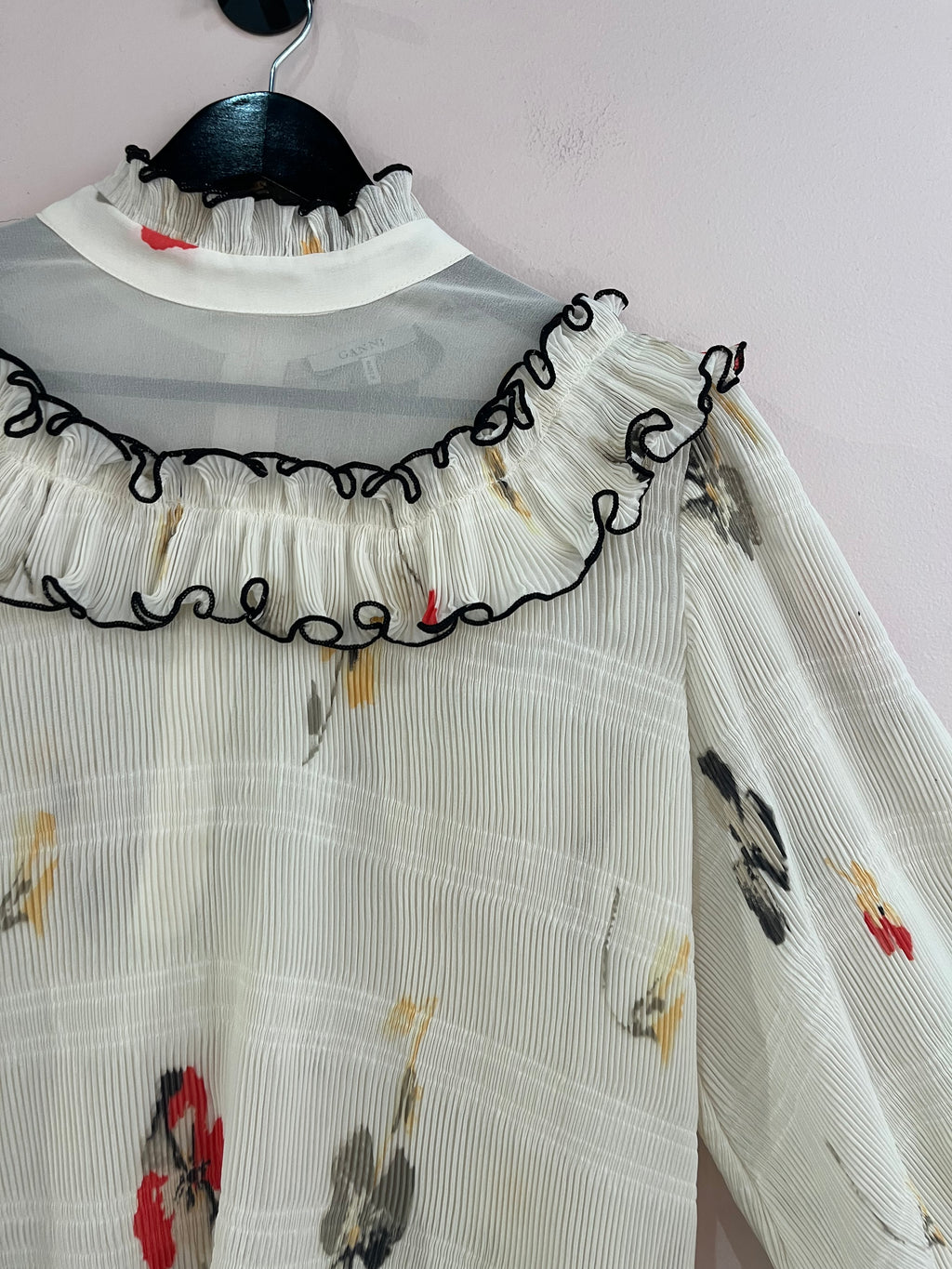 101610 - Ganni - Blouses - White - 38 - Image 2 circular-filename:02_09_2026_ef779dab-1e07-4ca3-84c9-af98d0a91dcb_captured_image