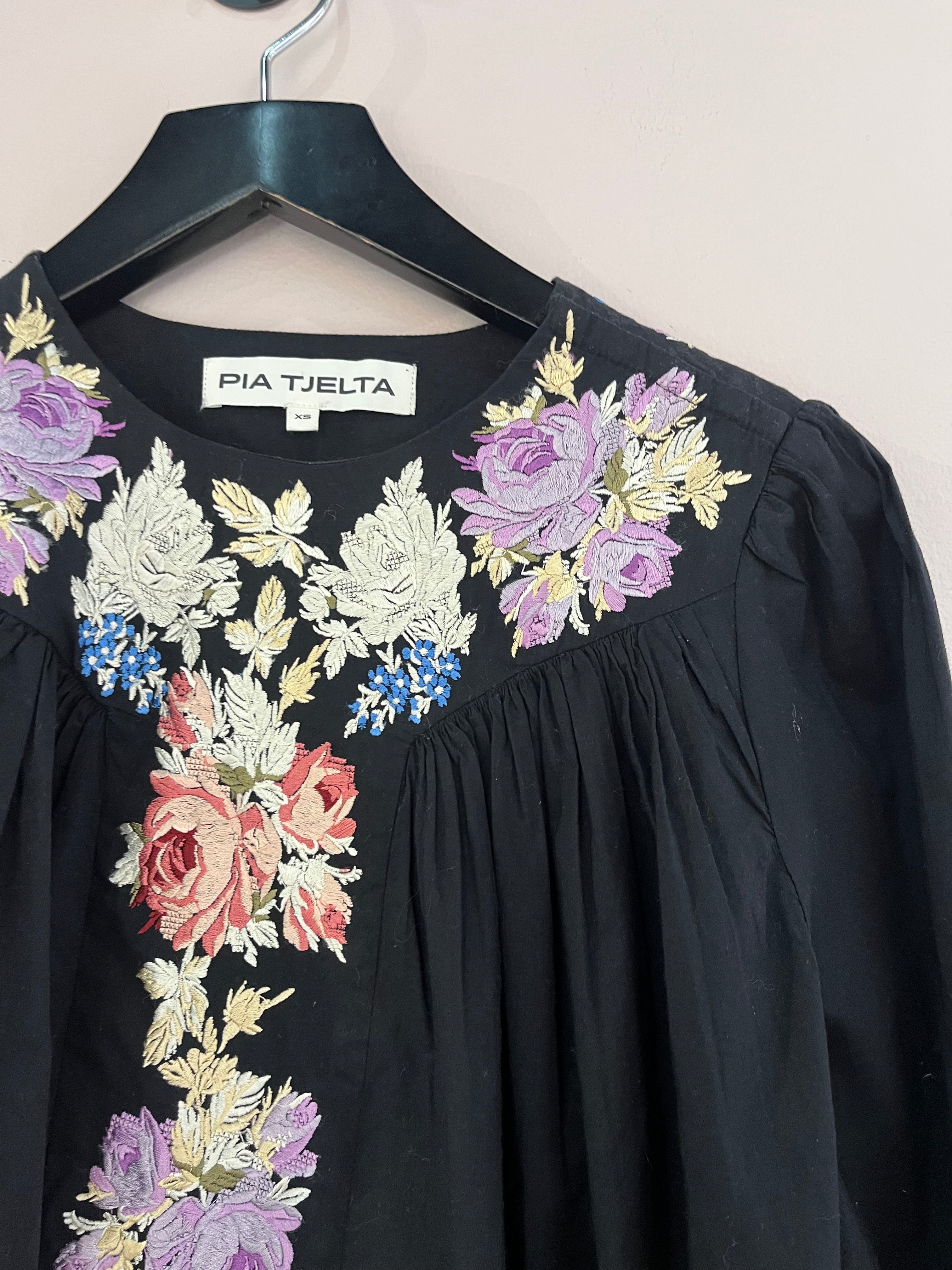088833 - Pia Tjelta - Blouses - Black - XS - Image 1