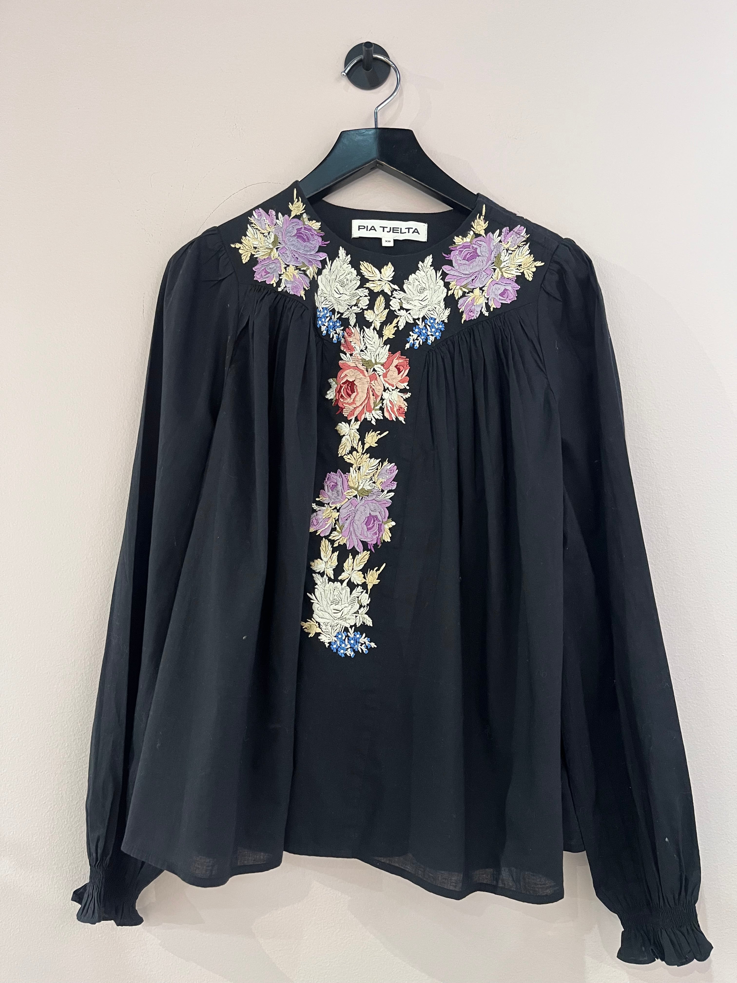 088833 - Pia Tjelta - Blouses - Black - XS - Image 2