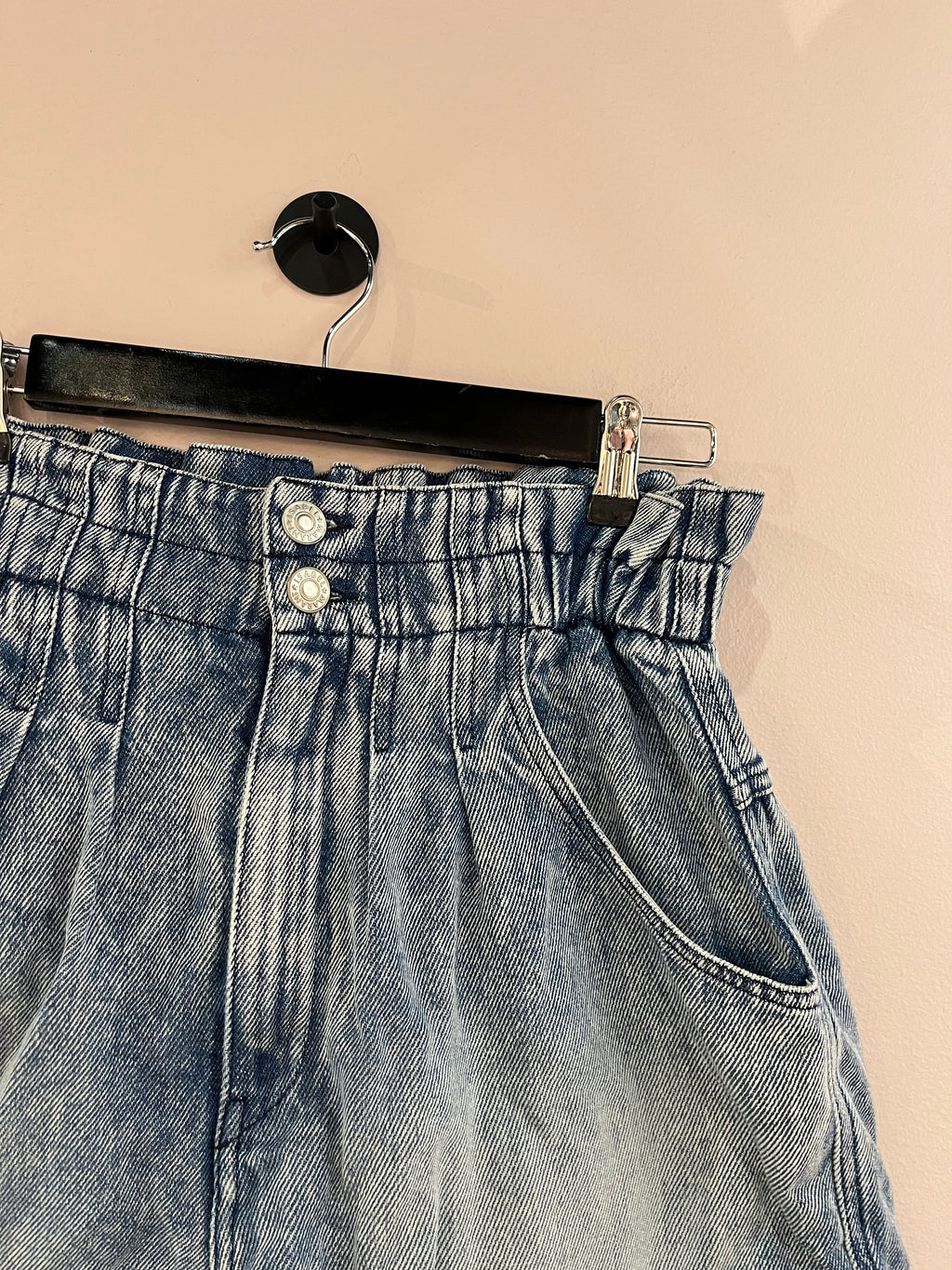 097152 - Isabel Marant Etoile - Shorts - Blue - XS - Image 2 circular-filename:04_08_2026_61a0edac-9894-447b-8aea-3f33a3be36fa_captured_image