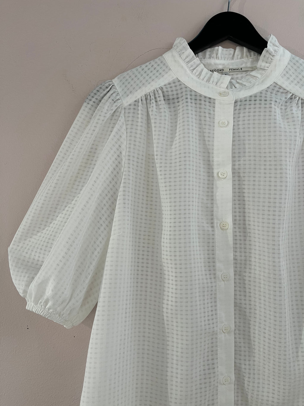 097282 - Second Female - Blouses - White - S - Image 1 circular-filename:05_08_2026_a8798615-9bfc-47e9-992b-f7470cf42a30_captured_image