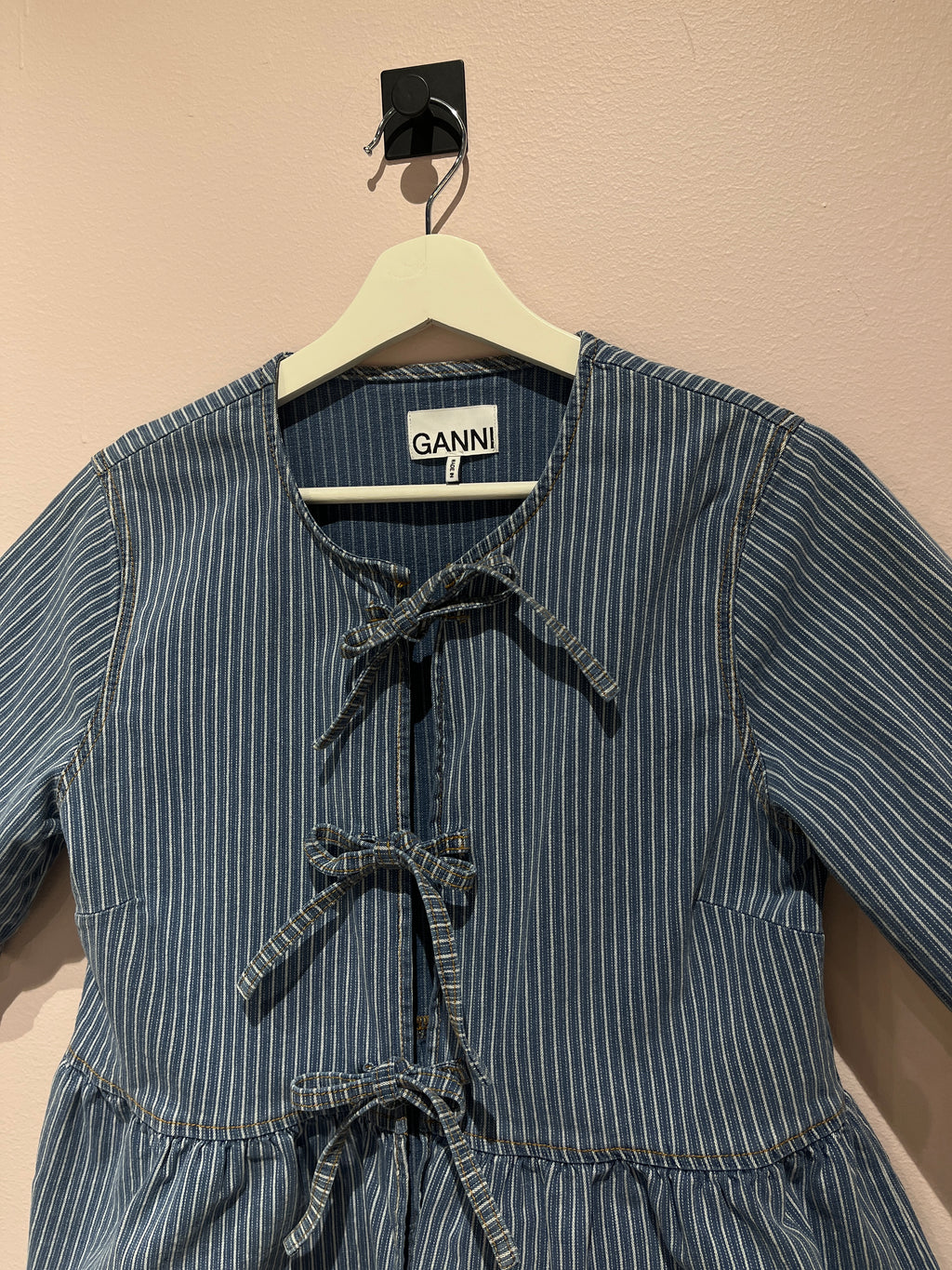 093523 - Ganni - Blouses - Blue - 38 - Image 3 circular-filename:06_07_2026_9d305311-0e75-4f49-8e8d-8f59a5cd1a5b_captured_image