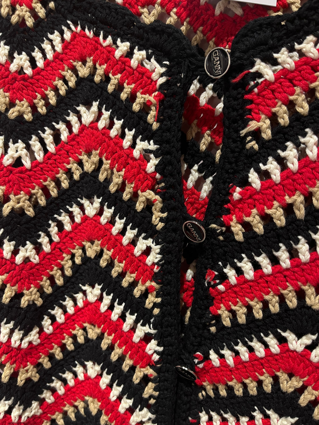 093437 - Ganni - Cardigans - Red - M - Image 3 circular-filename:06_07_2026_b76f8797-d89d-42e8-809a-041a02a57075_captured_image circular-filename:06_07_2026_b76f8797-d89d-42e8-809a-041a02a57075_captured_image