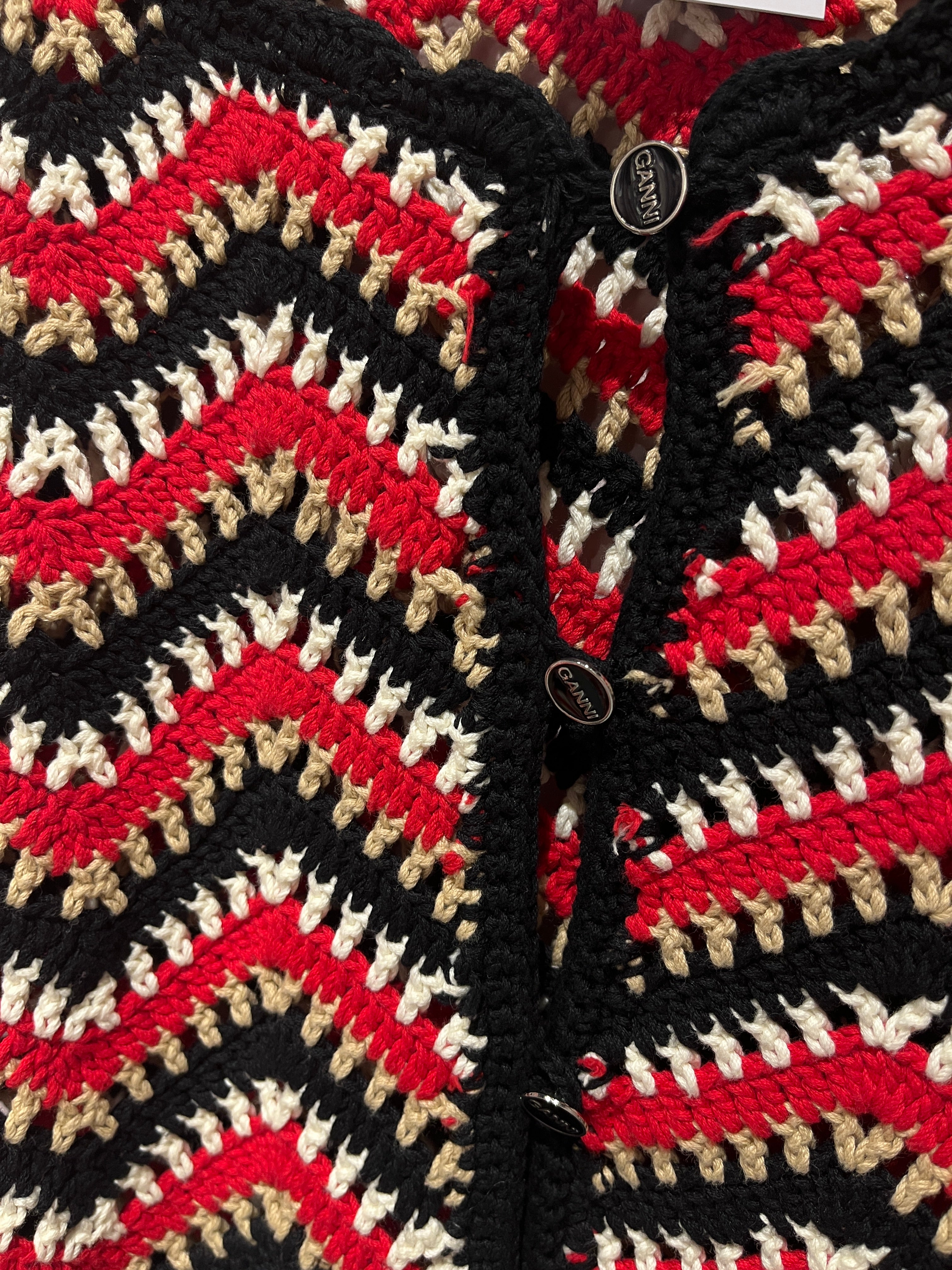 093437 - Ganni - Cardigans - Red - M - Image 3 circular-filename:06_07_2026_b76f8797-d89d-42e8-809a-041a02a57075_captured_image circular-filename:06_07_2026_b76f8797-d89d-42e8-809a-041a02a57075_captured_image