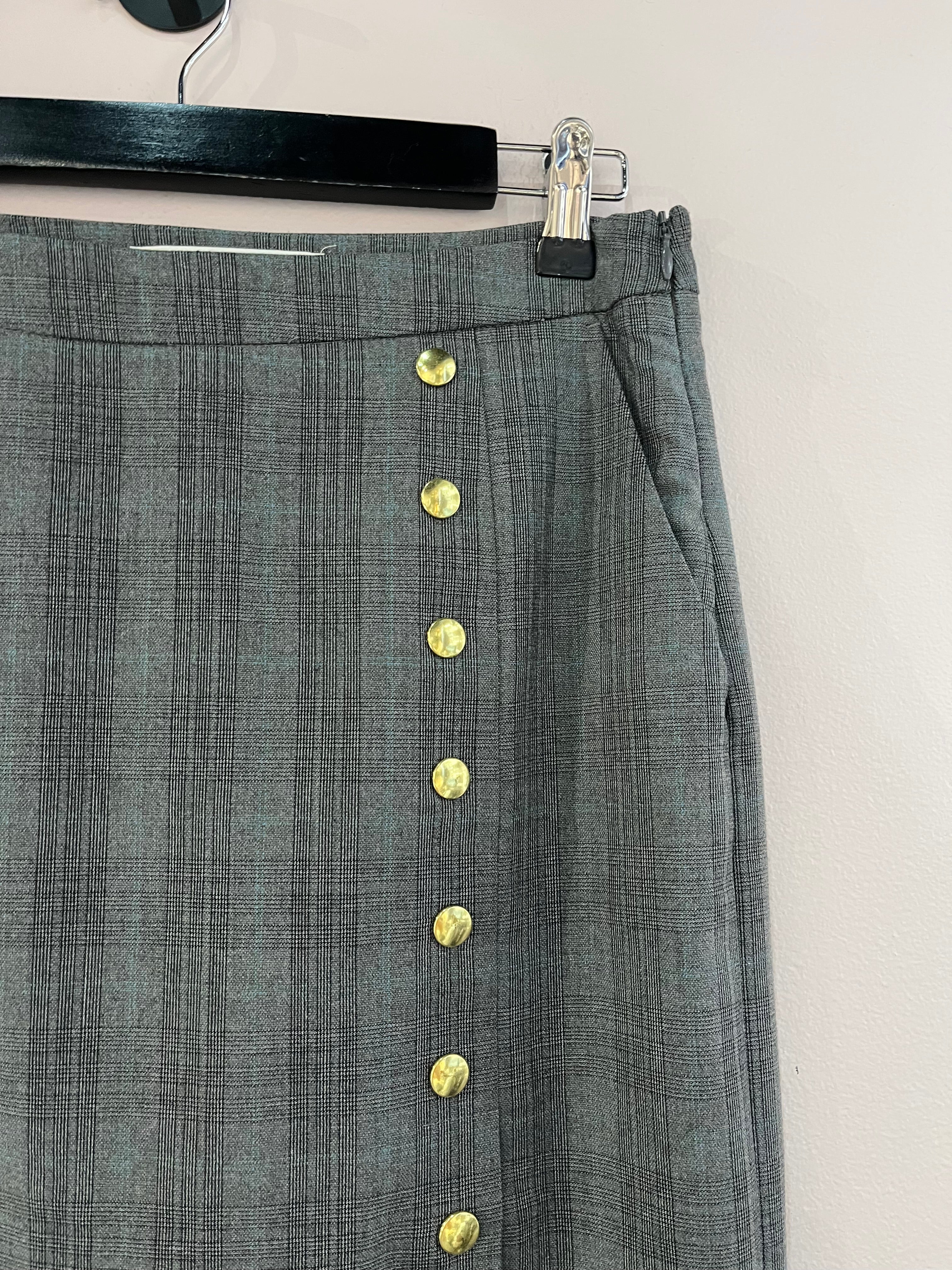097712 - Gestuz - Skirts - Gray - 36 - Image 2 circular-filename:07_08_2026_1df93f1f-6d53-47f3-a5fc-decab6252598_captured_image