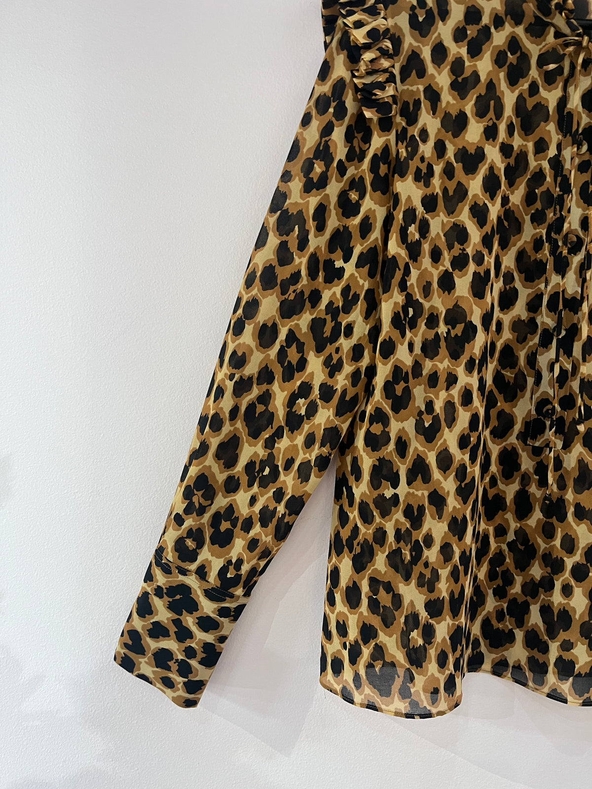 106264 - By Malene Birger - Blouses - Brown - 38 - Image 3 circular-filename:07_10_2026_d10a309b-80f8-488c-961e-4e1007c2cd27_captured_image