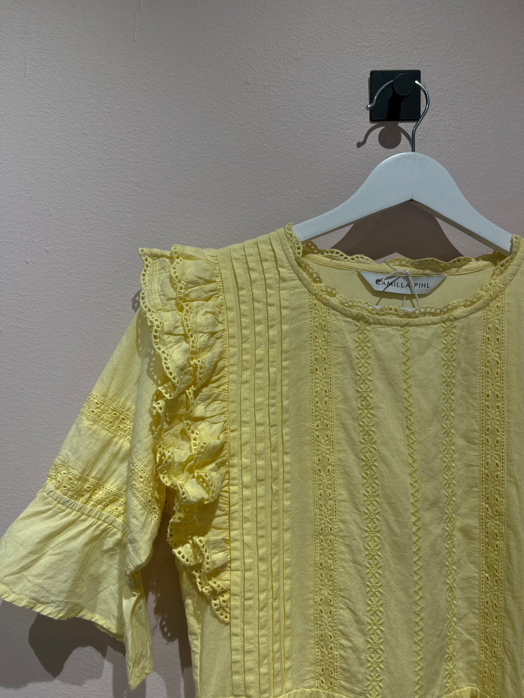 093729 - CAMILLA PIHL - Dresses - Yellow - XS - Image 2 circular-filename:08_07_2026_1fa2e01a-48fc-49a3-a0c7-5ad283b5e523_captured_image circular-filename:08_07_2026_1fa2e01a-48fc-49a3-a0c7-5ad283b5e523_captured_image