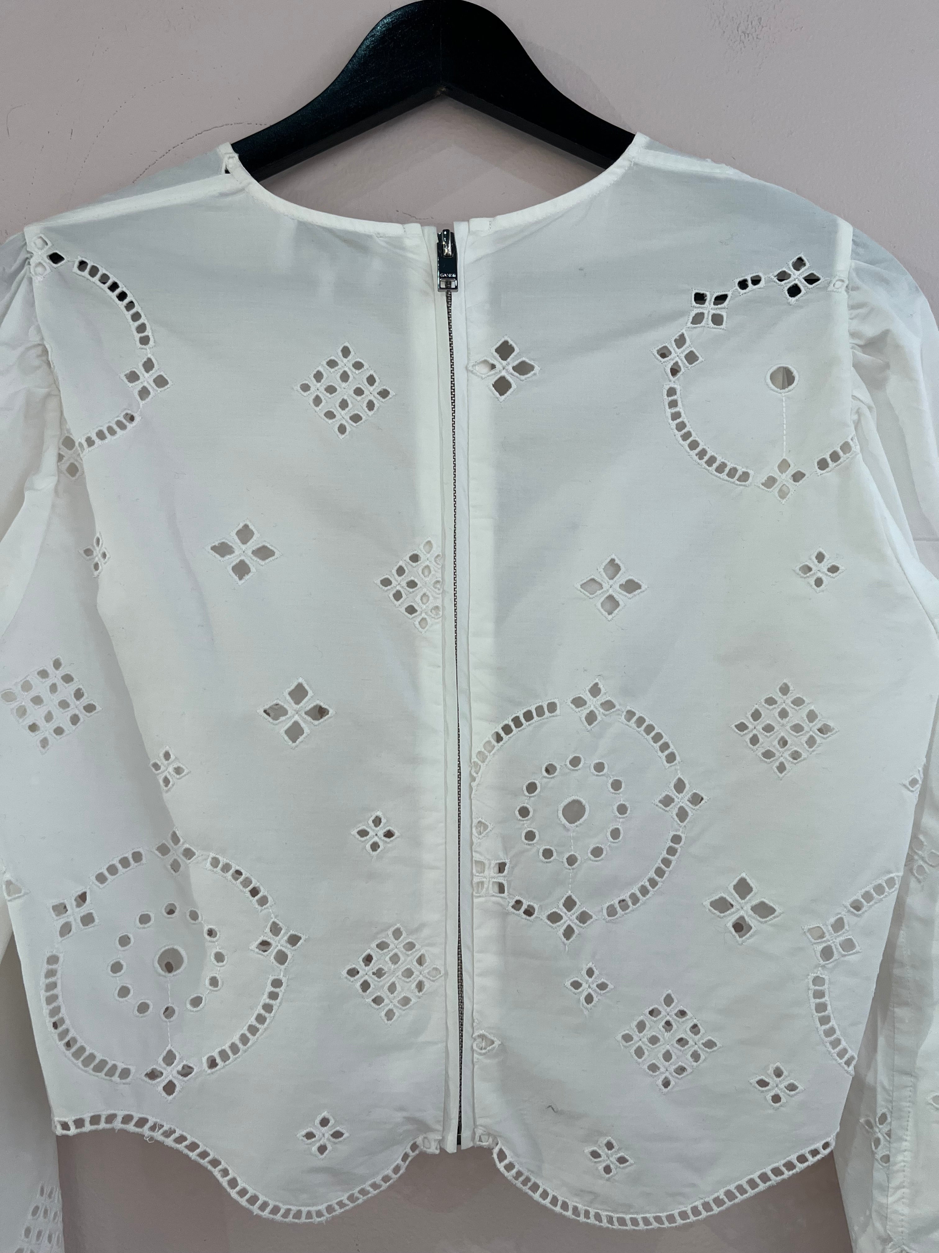 094001 - Ganni - Blouses - White - 38 - Image 2 circular-filename:09_07_2026_465207a0-6f21-44e9-b672-47baf17b78b3_captured_image