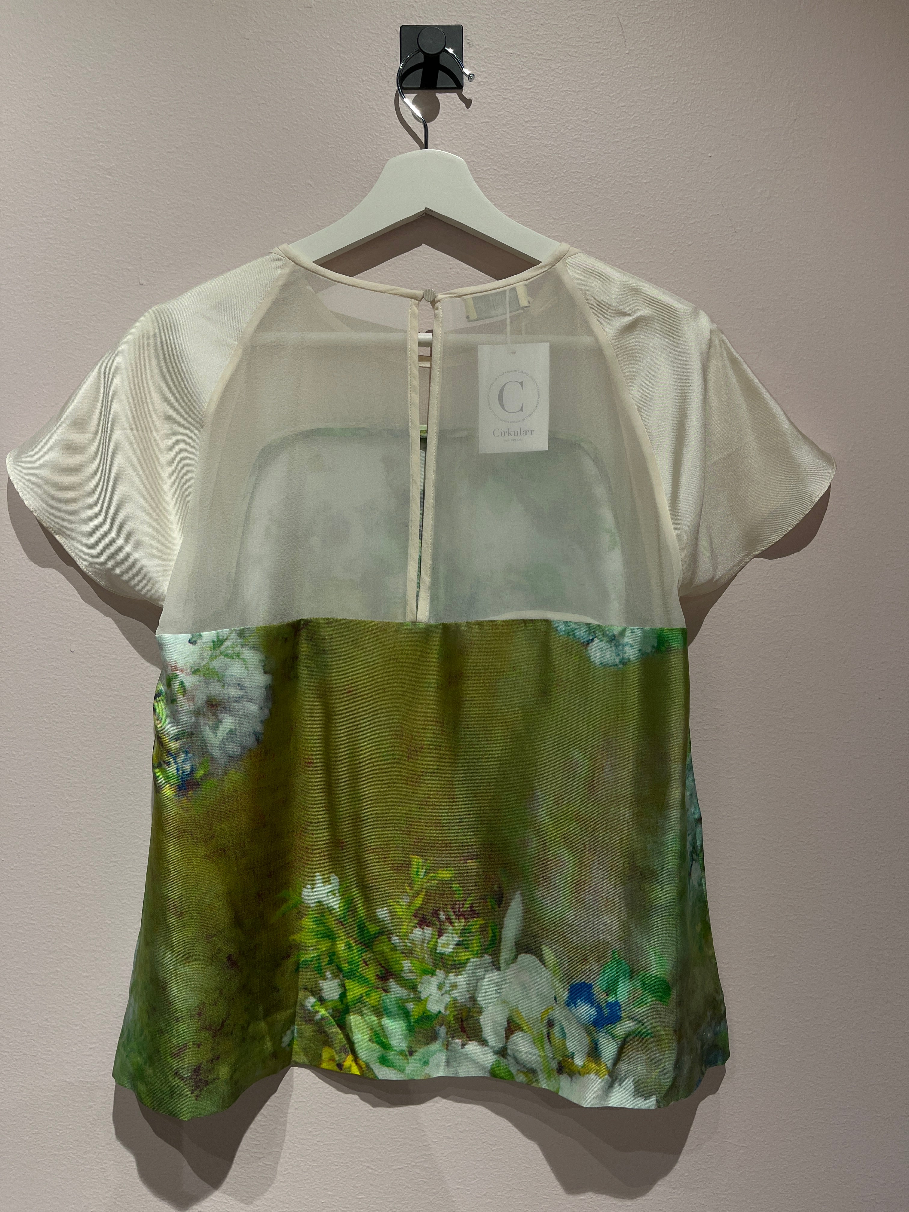 094088 - By Malene Birger - Blouses - Green - 38 - Image 3 circular-filename:14_07_2026_a12dd25f-503a-45a4-89ce-b47083996c7e_captured_image circular-filename:14_07_2026_a12dd25f-503a-45a4-89ce-b47083996c7e_captured_image