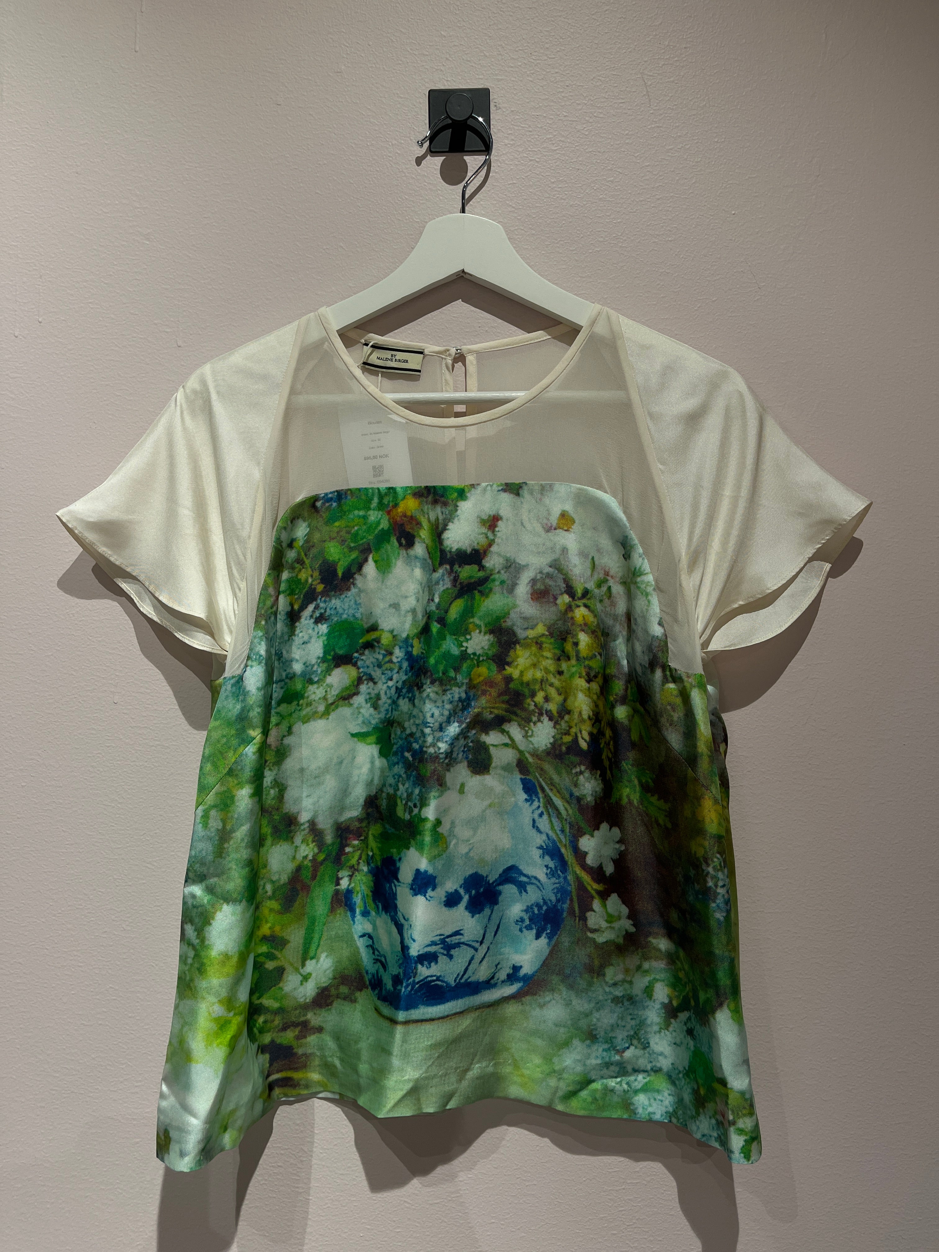 094088 - By Malene Birger - Blouses - Green - 38 - Image 4 circular-filename:14_07_2026_f46c1064-18ed-43a7-9faa-fb60b7a81089_captured_image circular-filename:14_07_2026_f46c1064-18ed-43a7-9faa-fb60b7a81089_captured_image