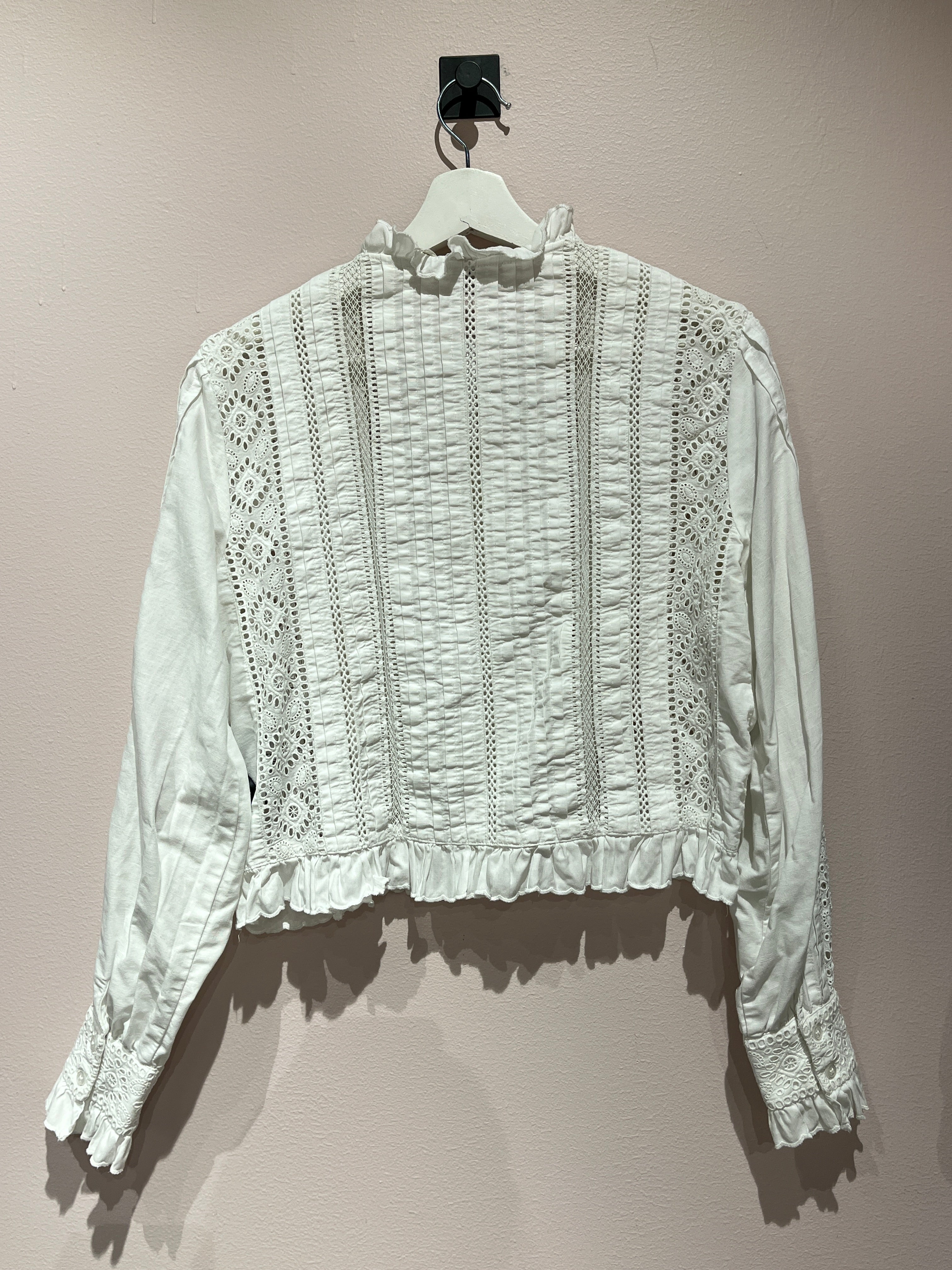 094164 - AllSaints - Blouses - White - 38 - Image 3 circular-filename:15_07_2026_51aadaa7-ca8f-4aa5-b39d-7fb117d86a76_captured_image circular-filename:15_07_2026_51aadaa7-ca8f-4aa5-b39d-7fb117d86a76_captured_image
