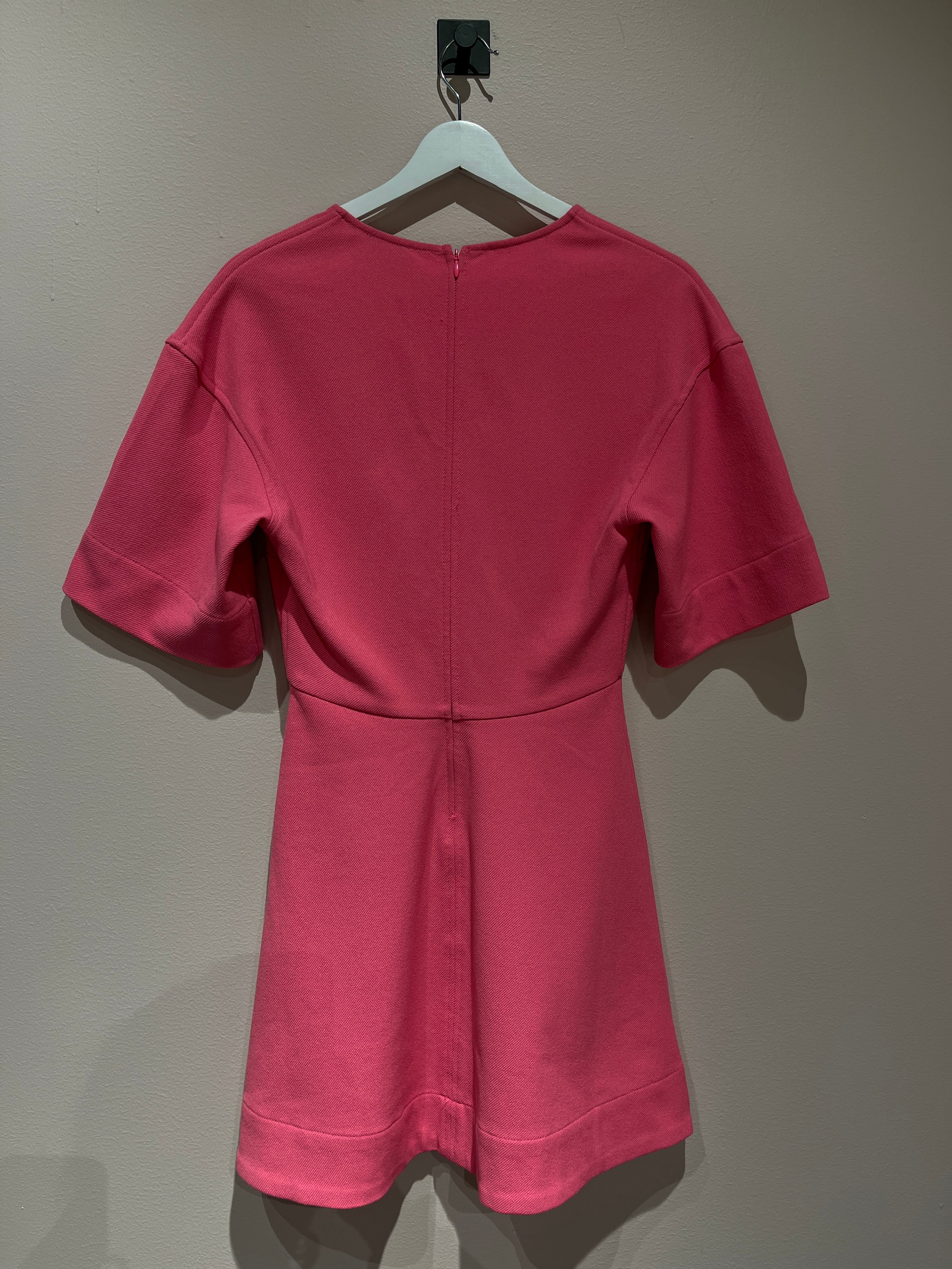 094076 - Ganni - Dresses - Pink - 34 - Image 2 circular-filename:15_07_2026_8ce749ee-ec95-44d4-9bc2-cb62052c6ca2_captured_image circular-filename:15_07_2026_8ce749ee-ec95-44d4-9bc2-cb62052c6ca2_captured_image
