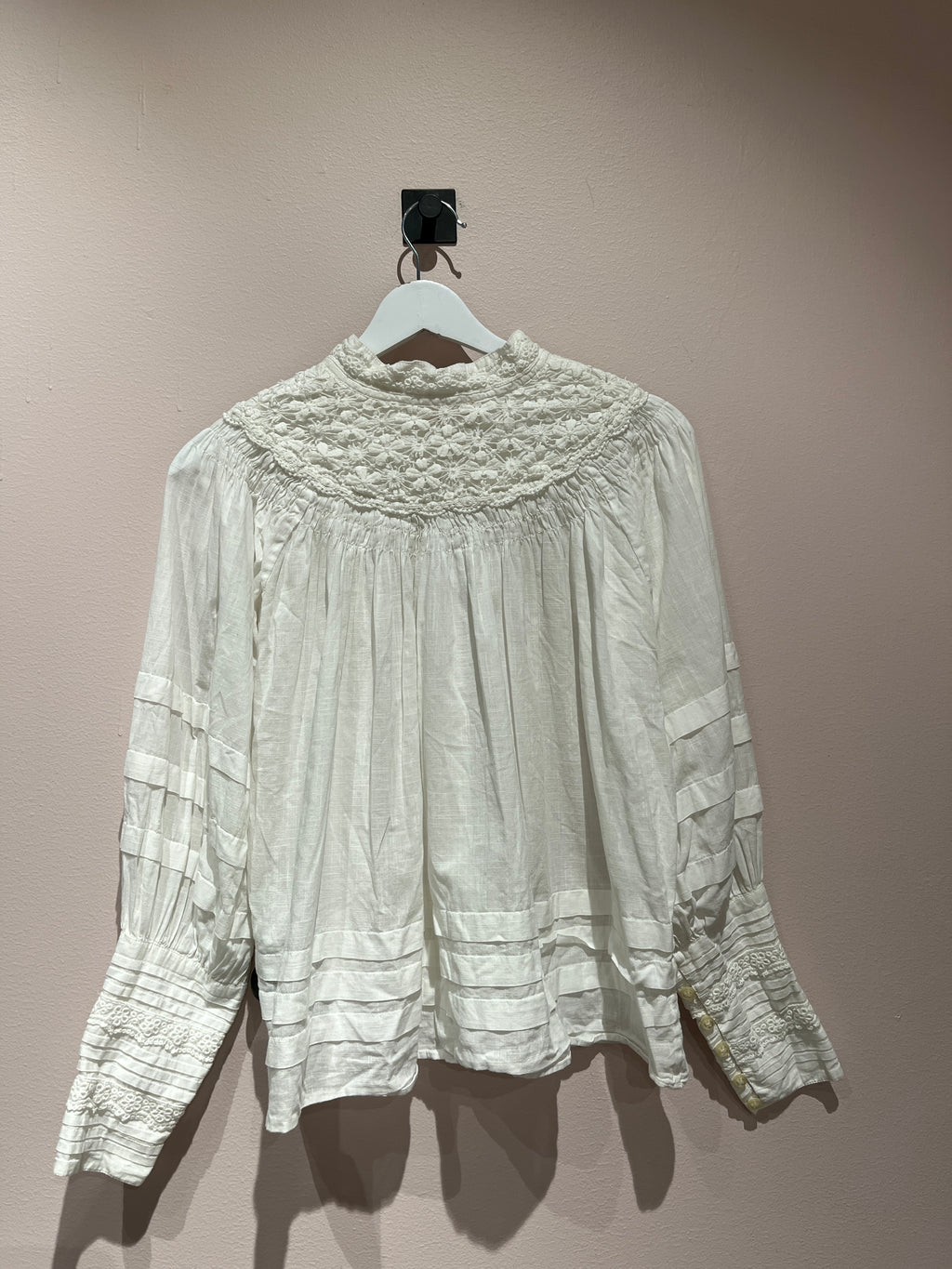 094465 - ByTimo - Blouses - White - S - Image 2 circular-filename:15_07_2026_b4d714d2-0ada-4a0d-8580-1d525a8e9b1c_captured_image circular-filename:15_07_2026_b4d714d2-0ada-4a0d-8580-1d525a8e9b1c_captured_image