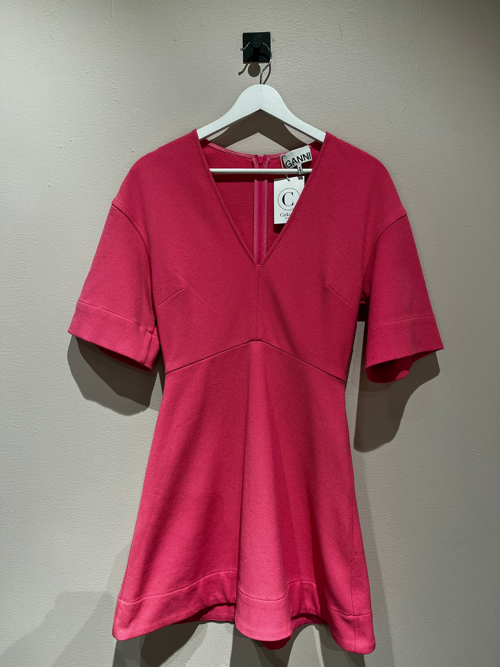 094076 - Ganni - Dresses - Pink - 34 - Image 3 circular-filename:15_07_2026_f4e3c317-372b-4ac2-b6e4-4bbc7665a727_captured_image circular-filename:15_07_2026_f4e3c317-372b-4ac2-b6e4-4bbc7665a727_captured_image