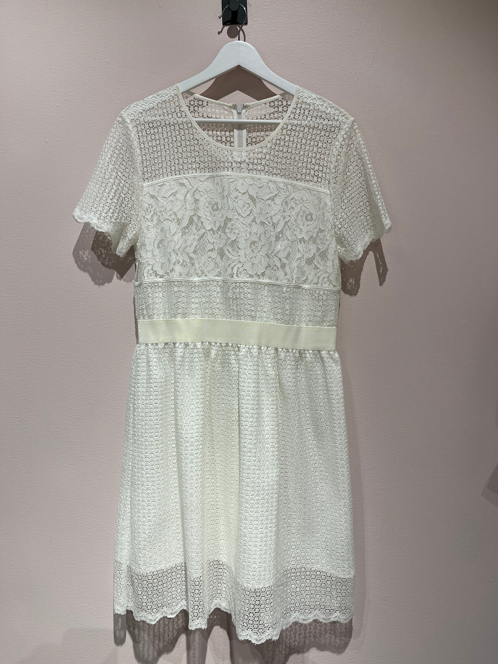 094203 - FWSS - Dresses - White - L - Image 3 circular-filename:15_07_2026_ce1787cb-086f-47d7-b11e-c602cd05068c_captured_image circular-filename:15_07_2026_ce1787cb-086f-47d7-b11e-c602cd05068c_captured_image