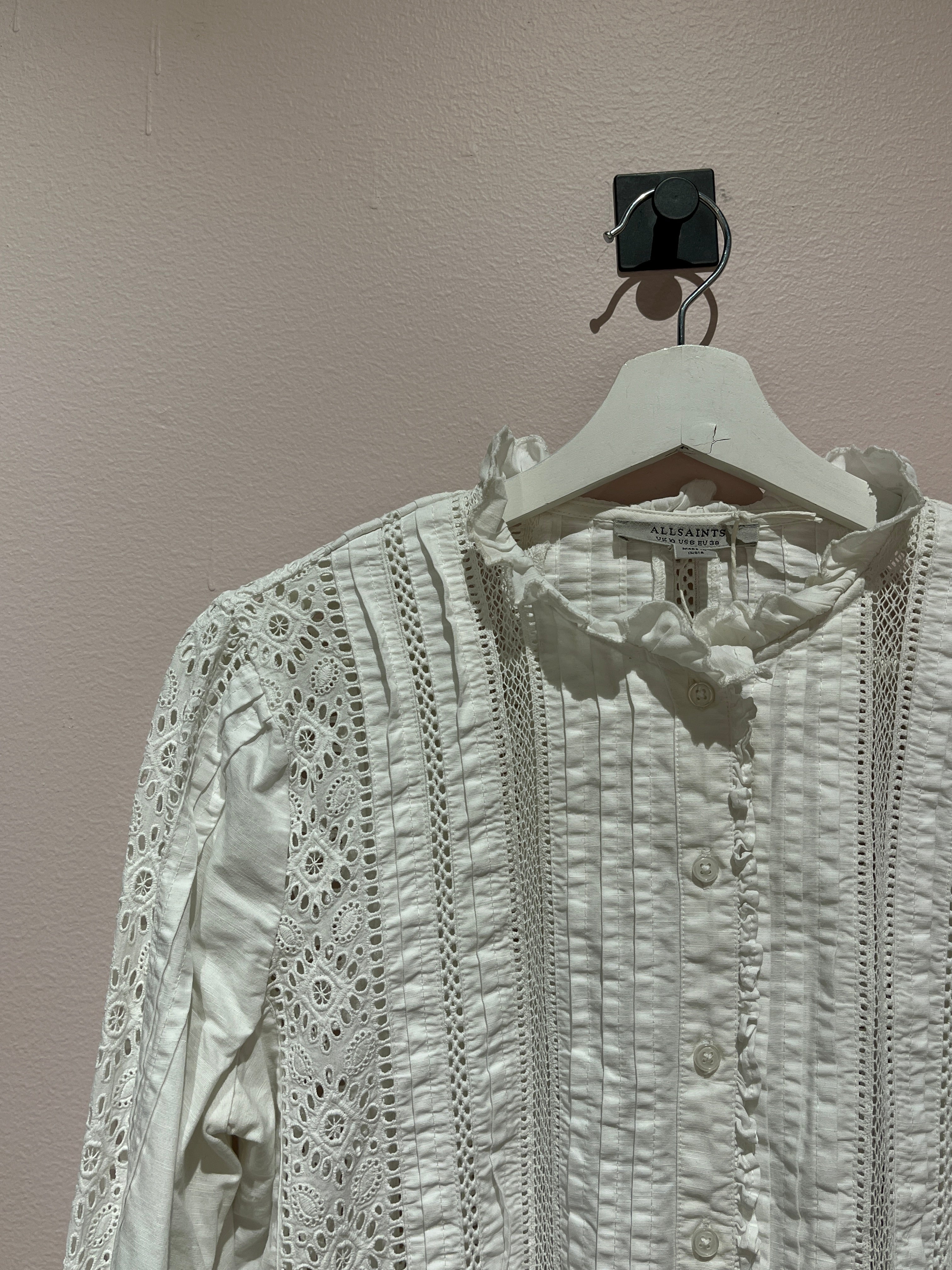 094164 - AllSaints - Blouses - White - 38 - Image 2 circular-filename:15_07_2026_271ceb82-af4f-4f3f-9ba0-5ce363fb5f0d_captured_image circular-filename:15_07_2026_271ceb82-af4f-4f3f-9ba0-5ce363fb5f0d_captured_image