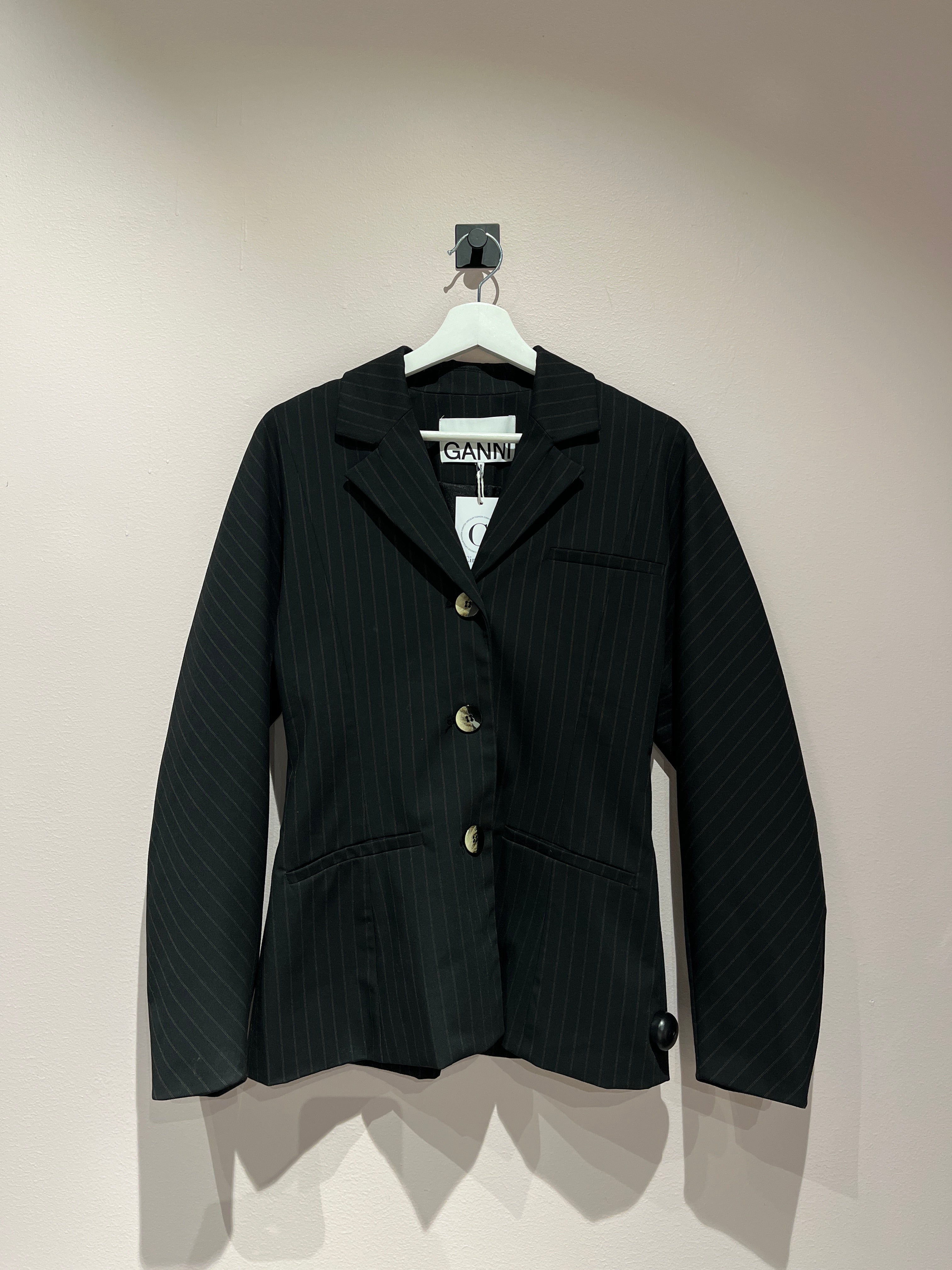 094385 - Ganni - Blazer - Black - 38 - Image 1 circular-filename:16_07_2026_32bbdbe7-4f85-40b5-9f3e-f11f5cc0a482_captured_image
