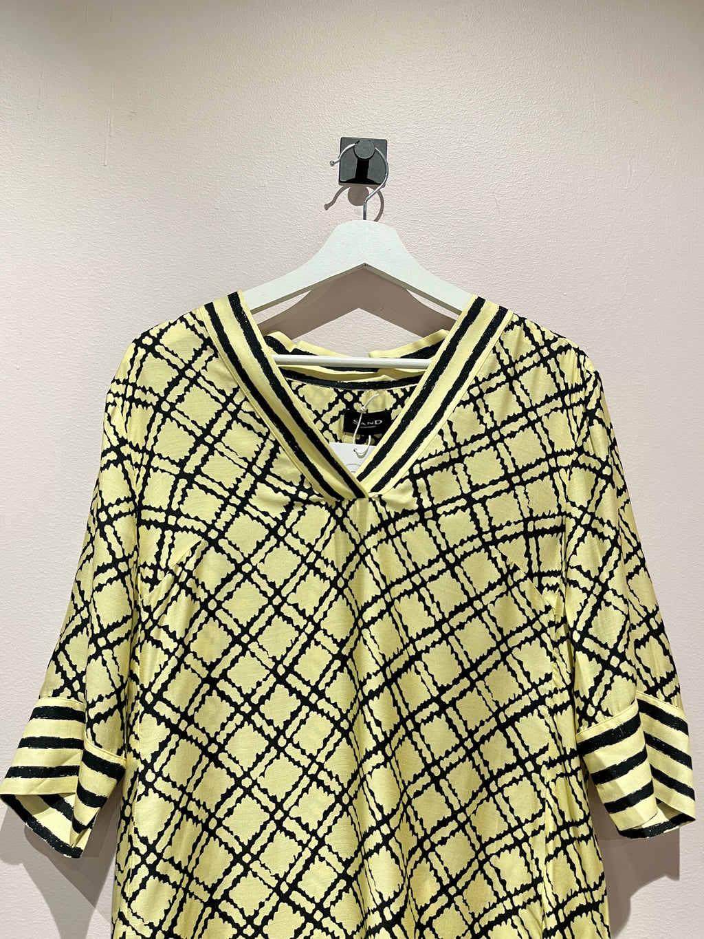 095176 - Sand - Blouses - Yellow - S - Image 3 circular-filename:21_07_2026_cd8eb582-c1cf-460b-add2-5d60cb4b45db_captured_image