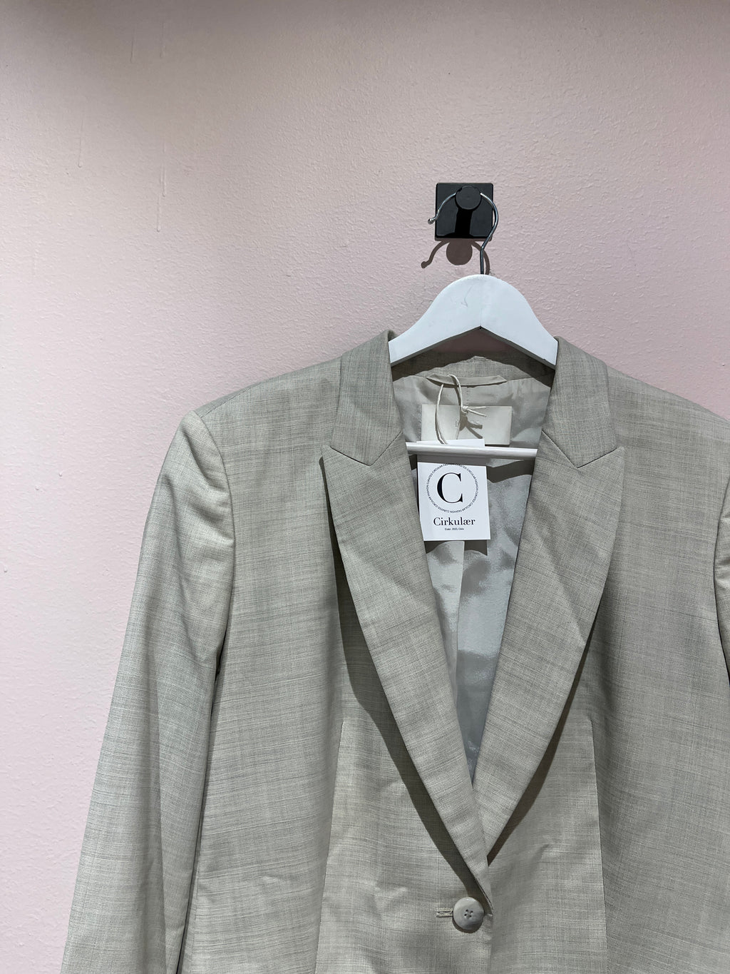 094949 - Boss - Blazer - Beige - S - Image 2 circular-filename:21_07_2026_a334c468-30bb-4f09-97fc-64d84590b239_captured_image