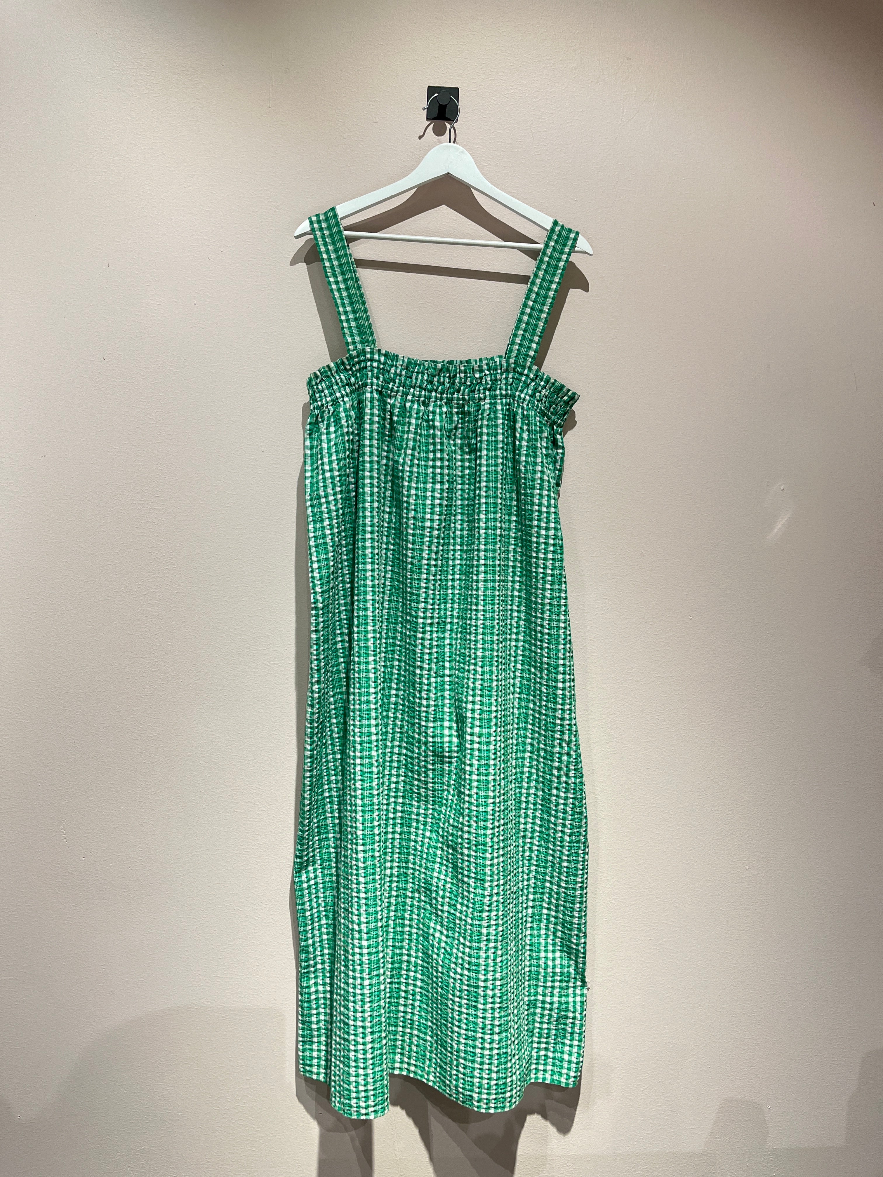 095005 - envii - Dresses - Green - M - Image 2 circular-filename:21_07_2026_ec21629a-9198-4ee0-a2e0-a9e8e113f26e_captured_image