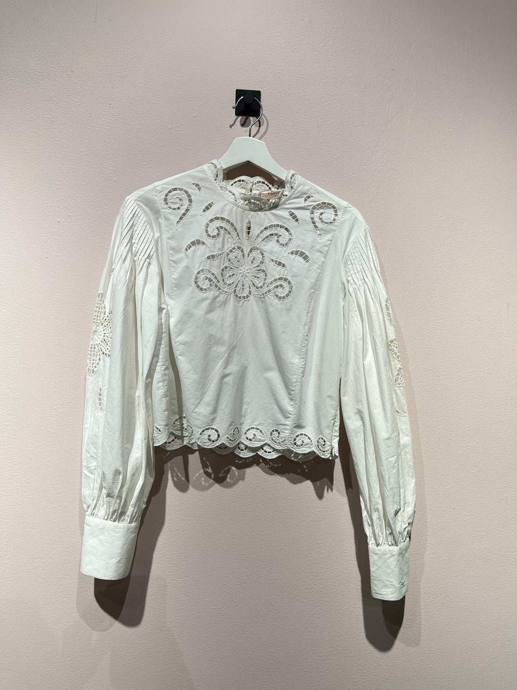 095288 - Twinset - Blouses - White - S - Image 1 circular-filename:22_07_2026_4f5c2d65-26b2-4c50-9381-fd7eb471dff5_captured_image
