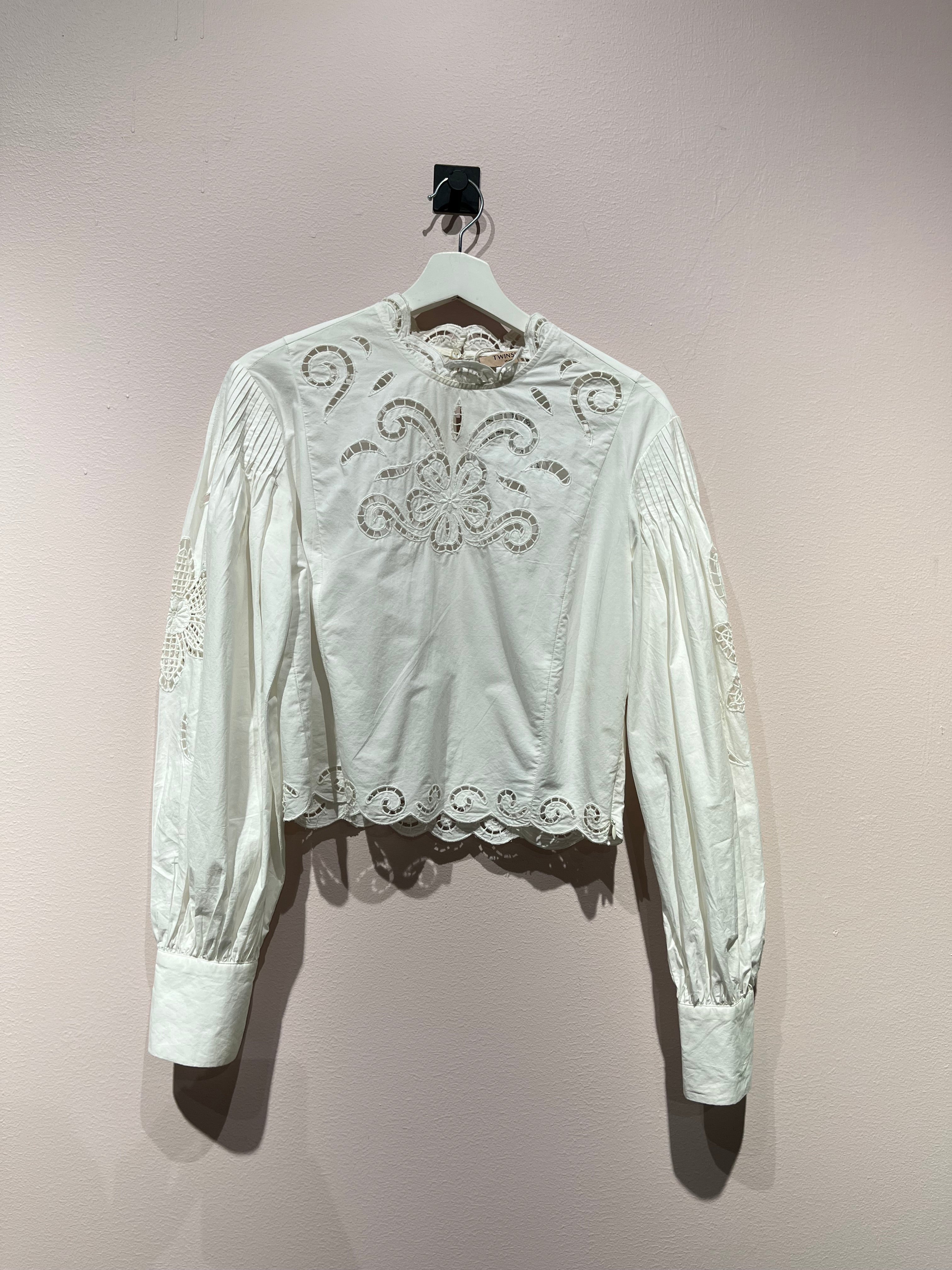 095288 - Twinset - Blouses - White - S - Image 1 circular-filename:22_07_2026_4f5c2d65-26b2-4c50-9381-fd7eb471dff5_captured_image