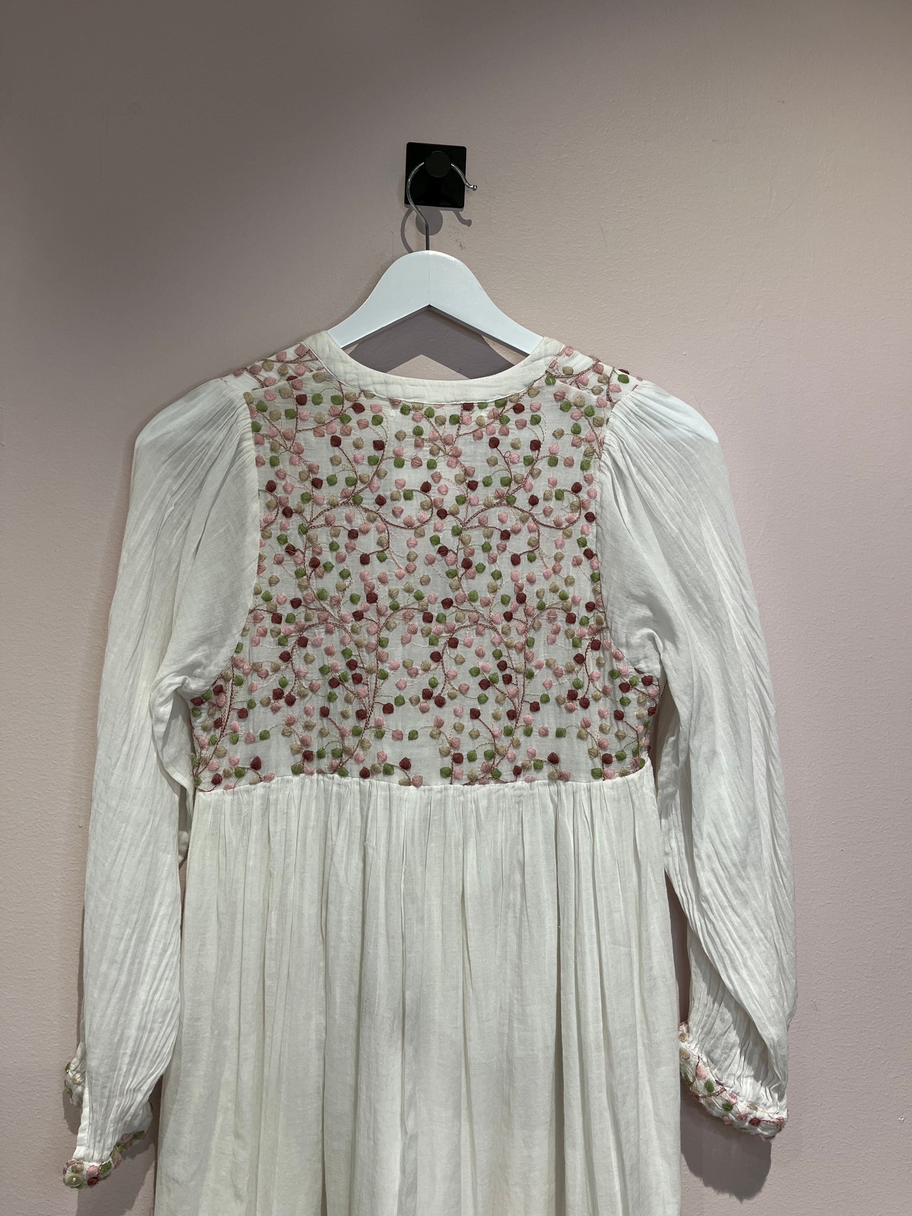 095319 - love shack by anouska - Dresses - White - XS - Image 1 circular-filename:23_07_2026_a2fbea56-59ae-41a4-b967-1a5c56fd8571_captured_image