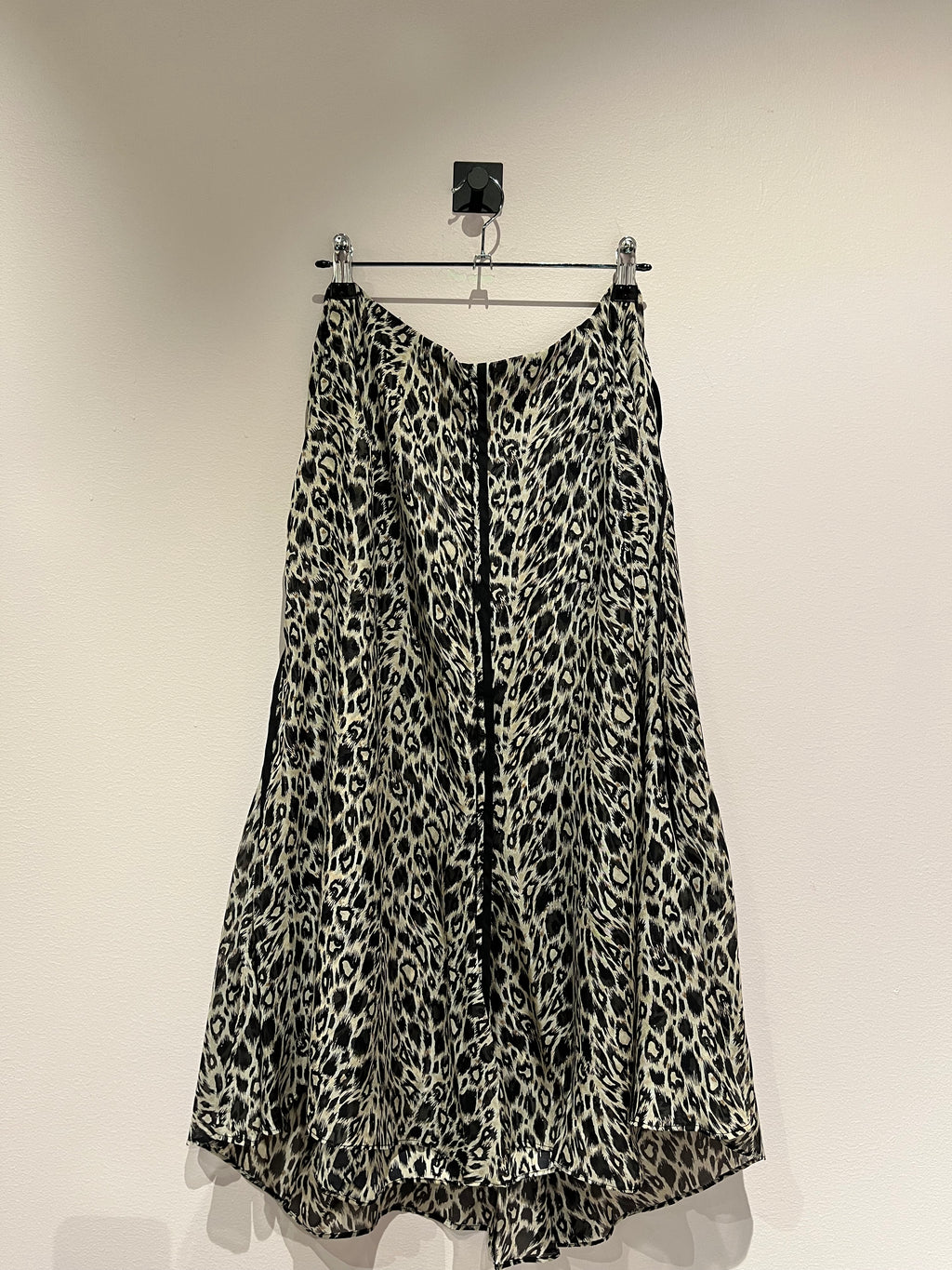 095532 - Kello - Skirts - Black - L - Image 1 circular-filename:23_07_2026_f2fddc79-3234-467e-a87a-0dd764538598_captured_image